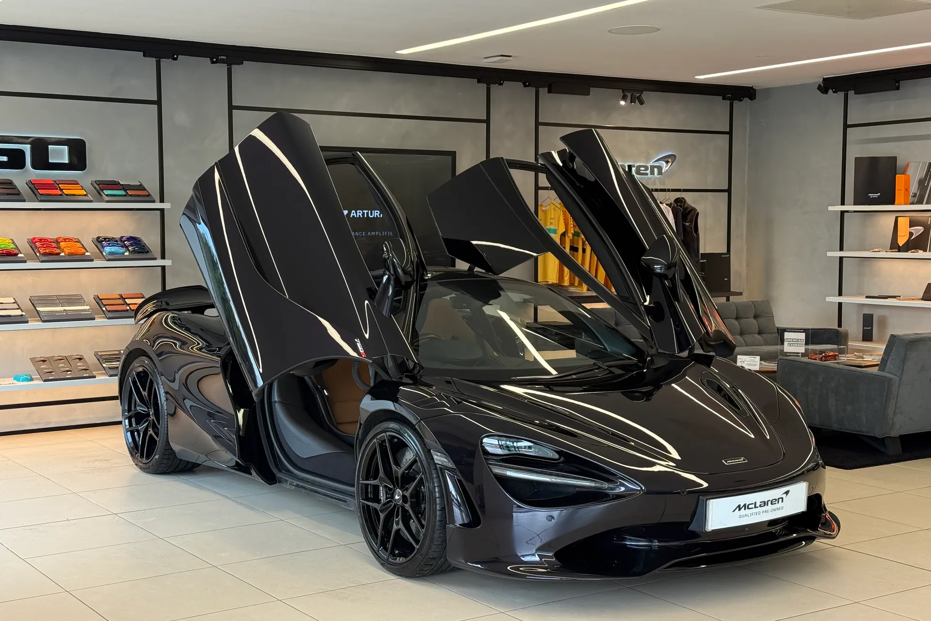 McLaren 750S thumbnail image number 33