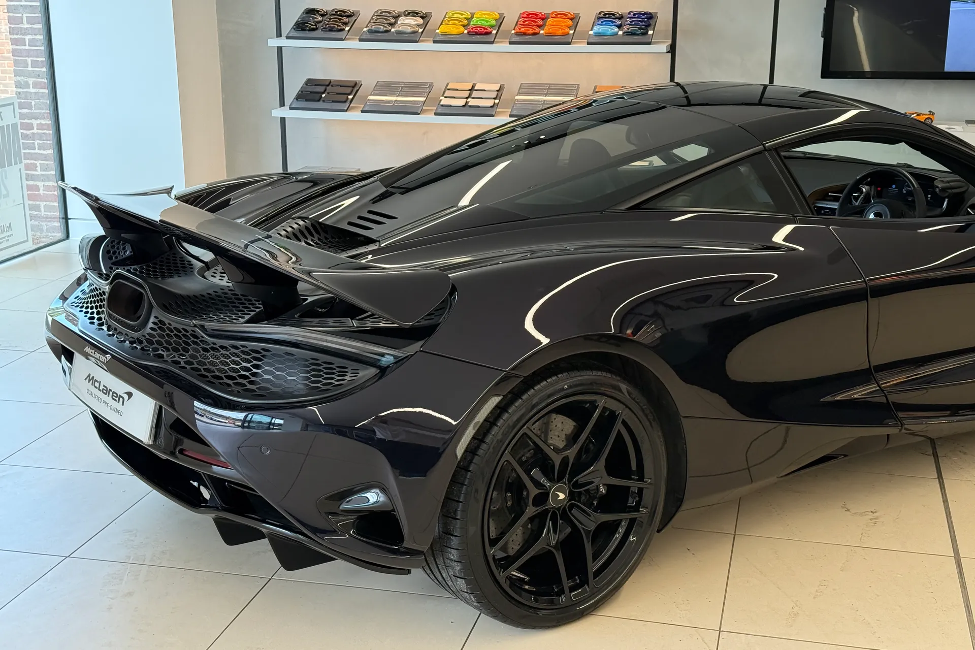 McLaren 750S thumbnail image number 38