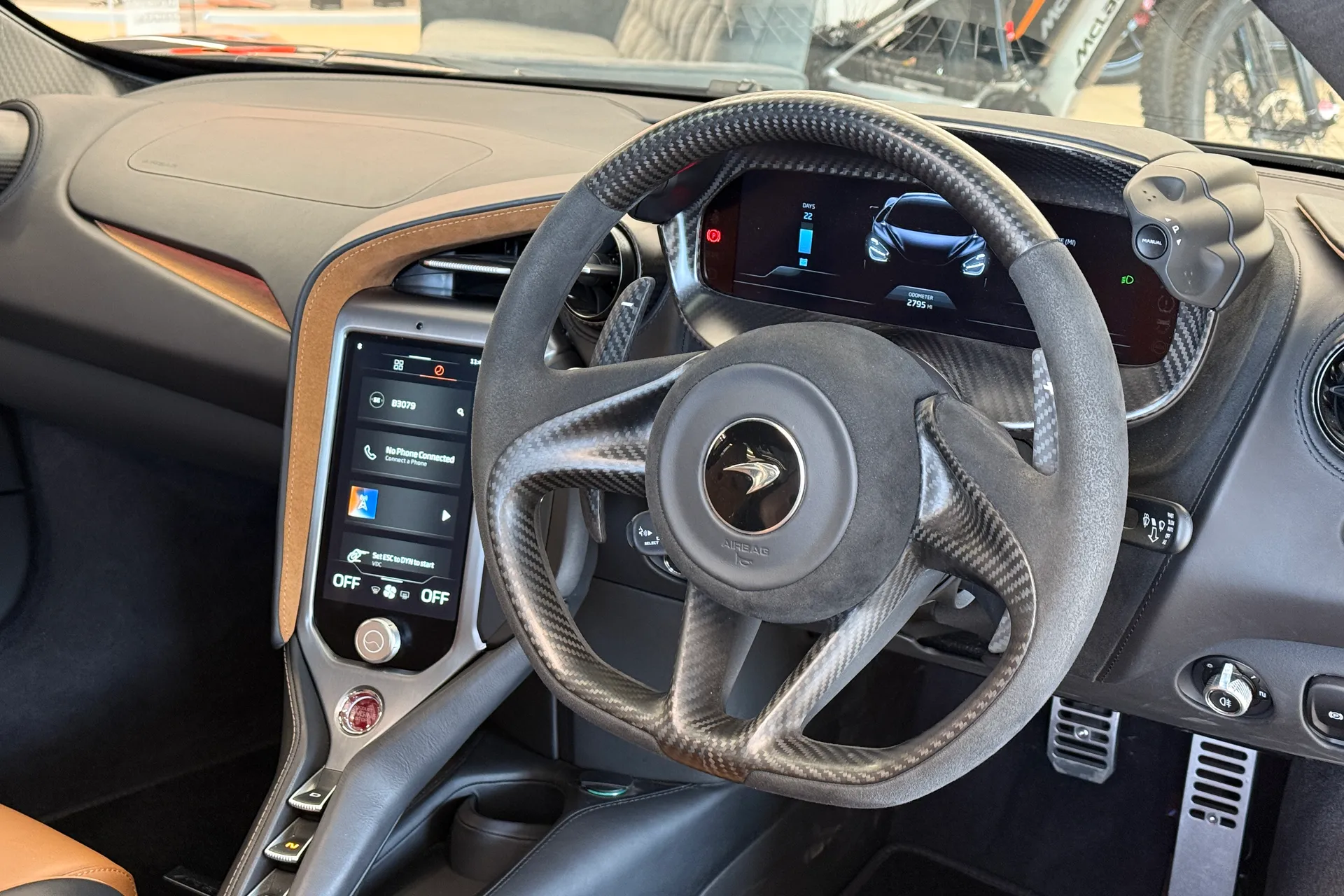 McLaren 750S thumbnail image number 15