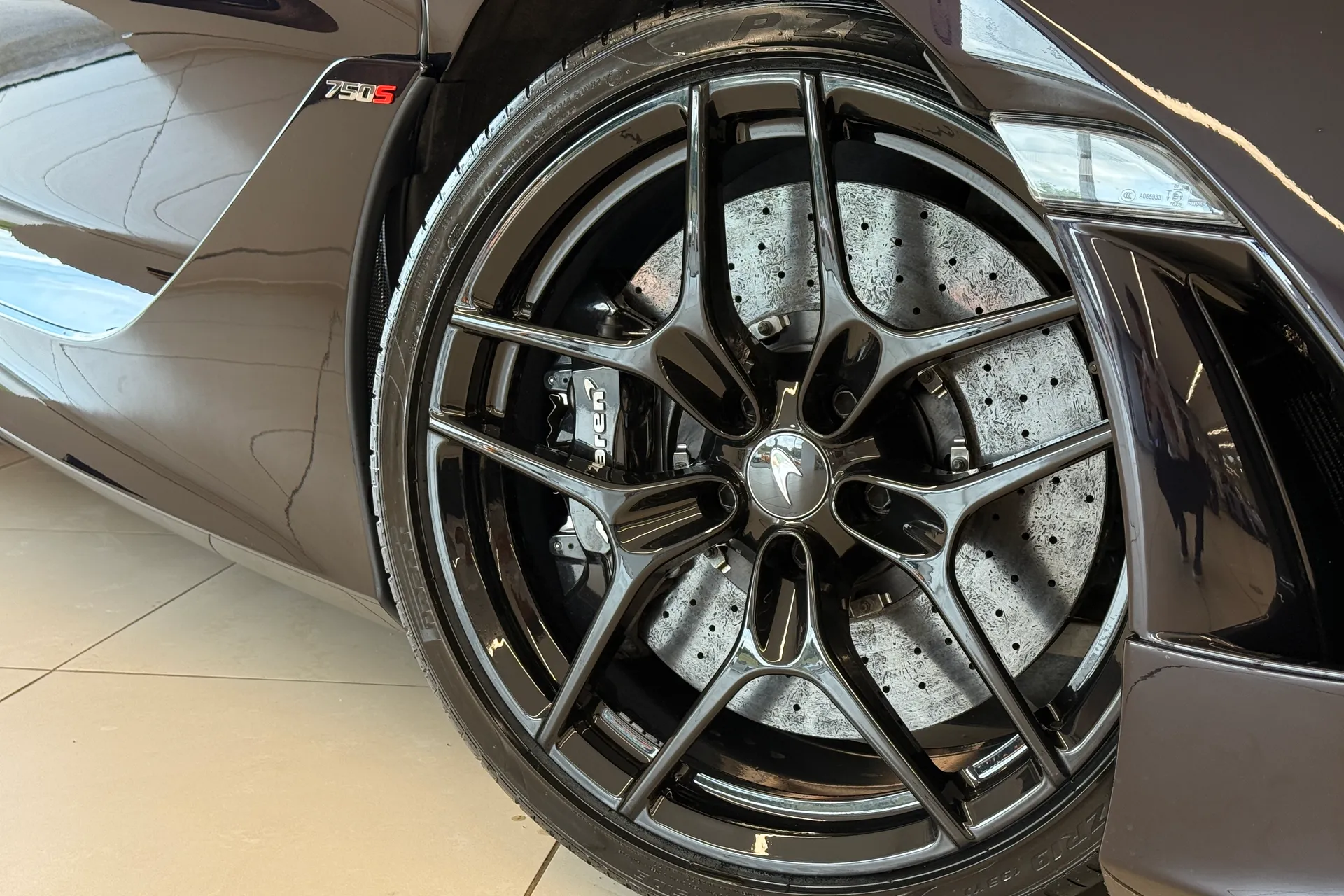 McLaren 750S thumbnail image number 9