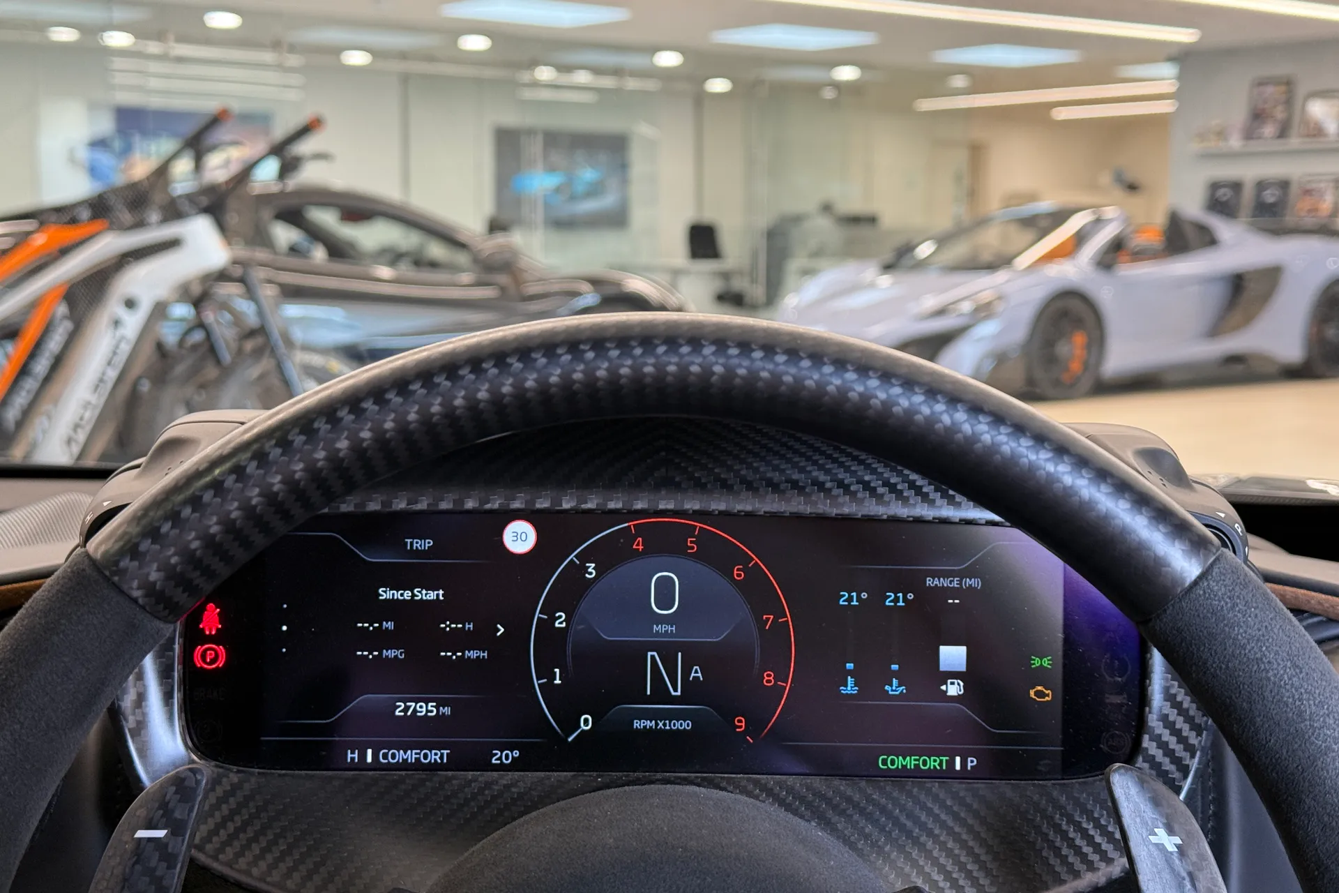 McLaren 750S thumbnail image number 21