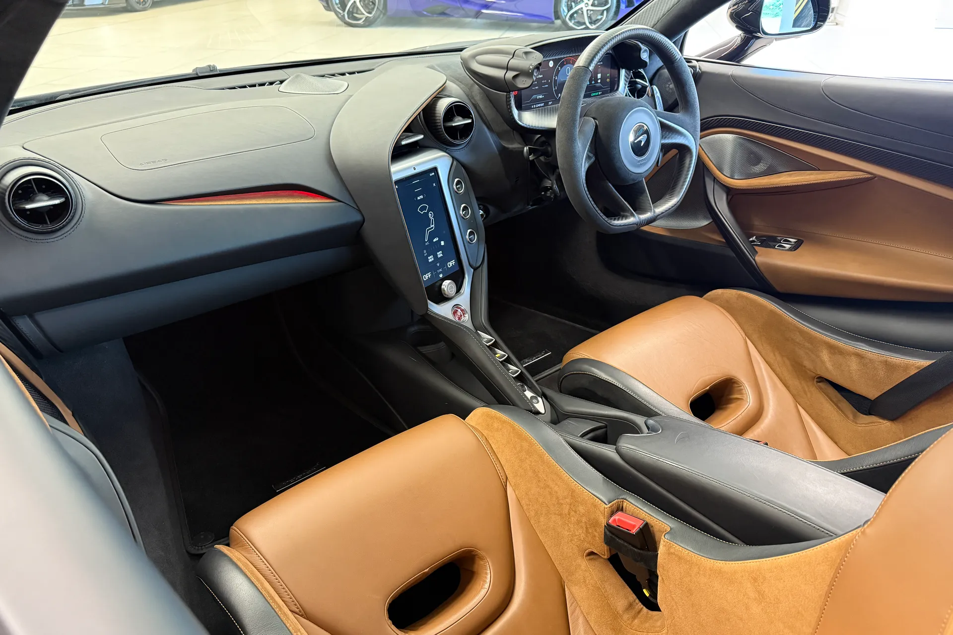 McLaren 750S thumbnail image number 24