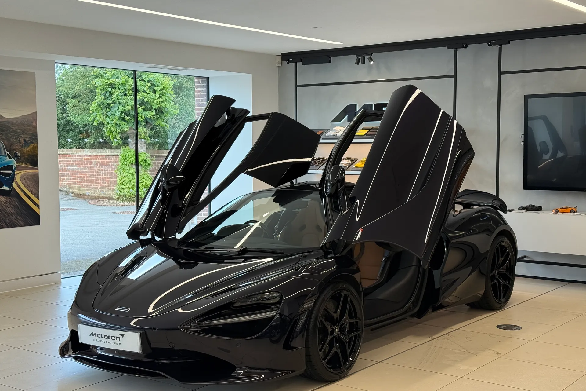 McLaren 750S thumbnail image number 34
