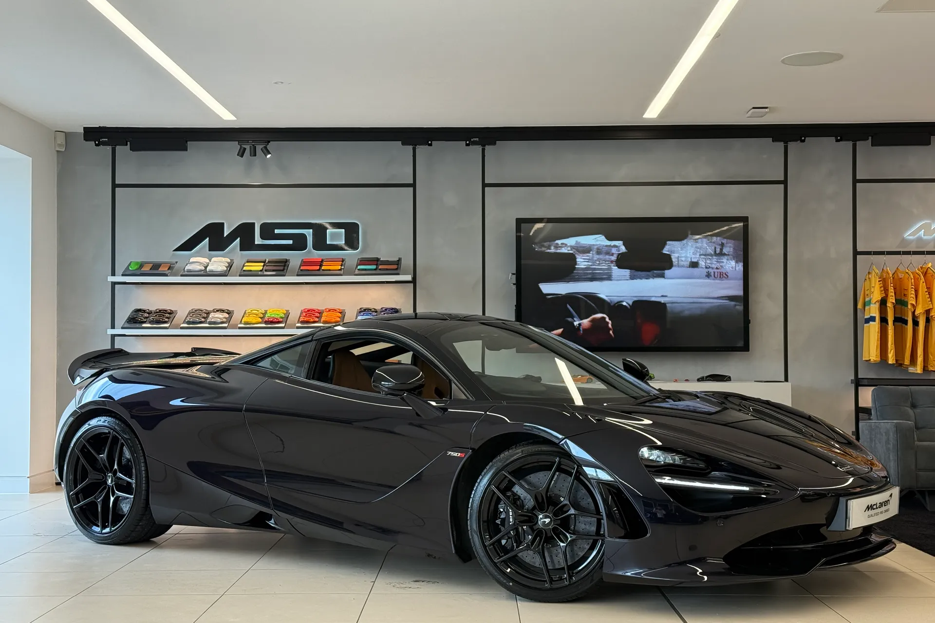 McLaren 750S focused image