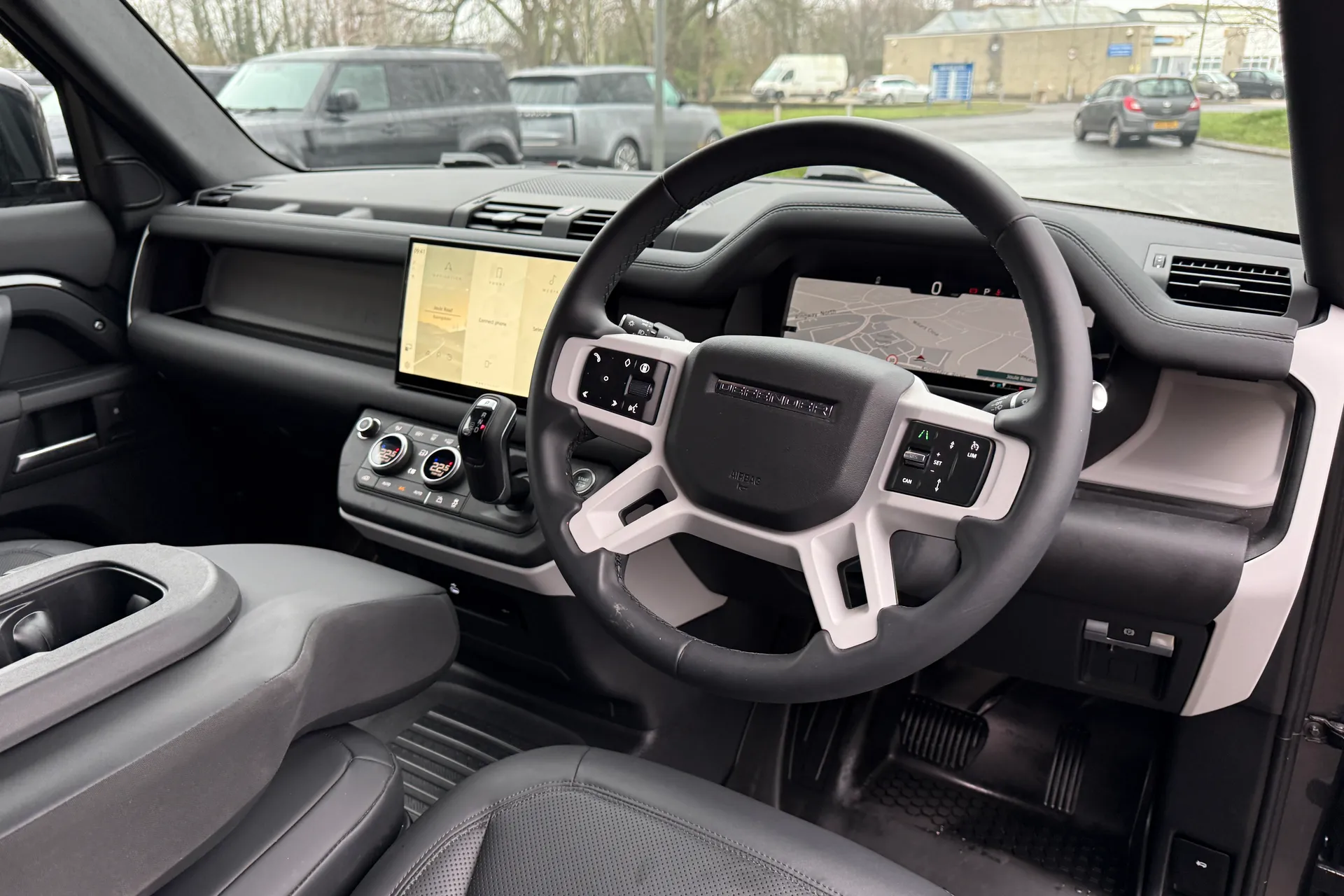 LAND ROVER DEFENDER thumbnail image number 26