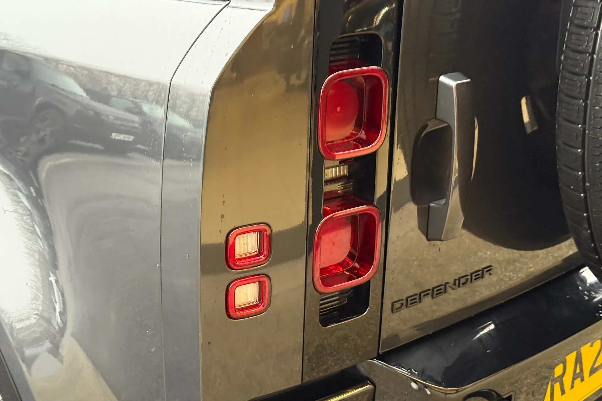 LAND ROVER DEFENDER thumbnail image number 44