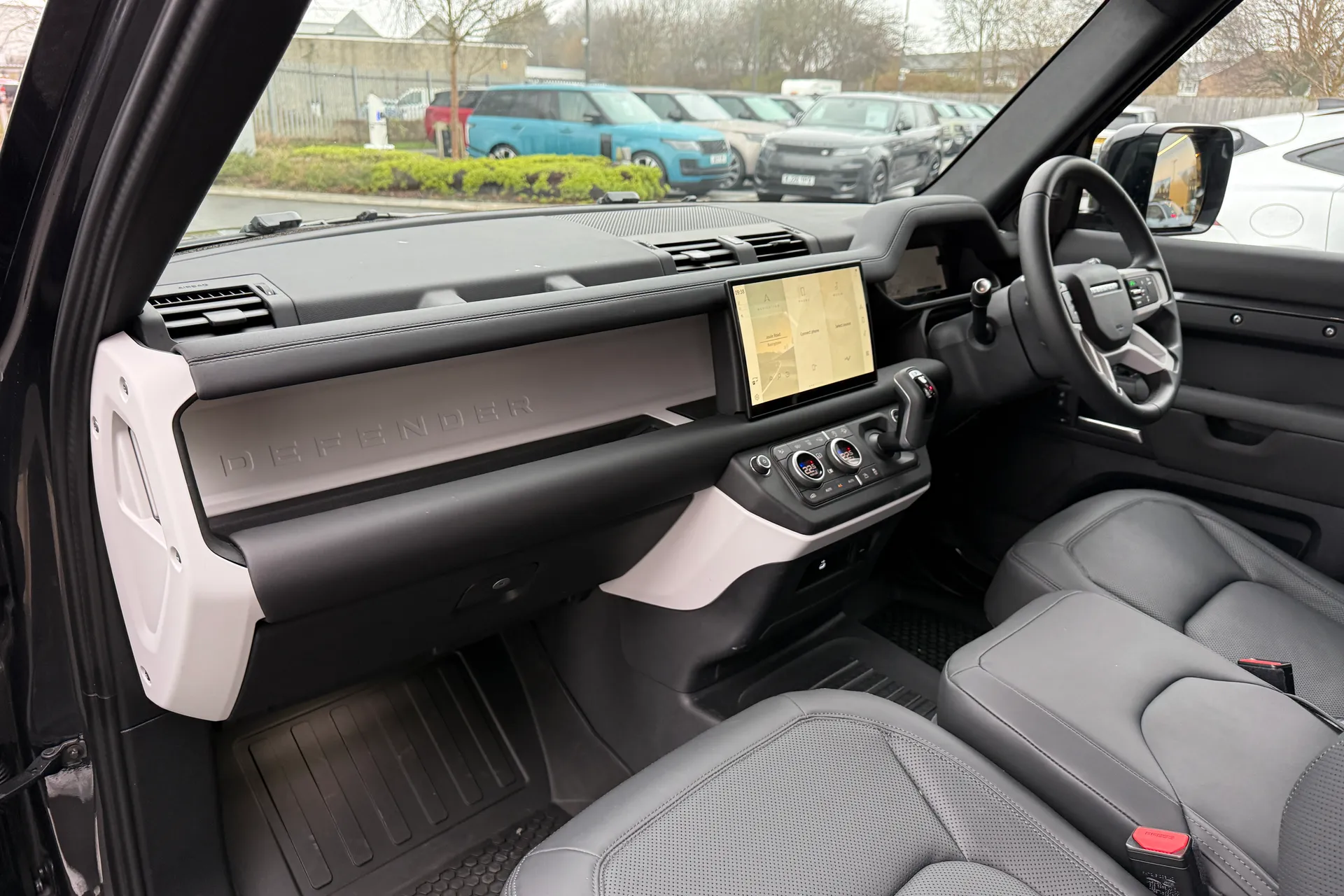 LAND ROVER DEFENDER thumbnail image number 36