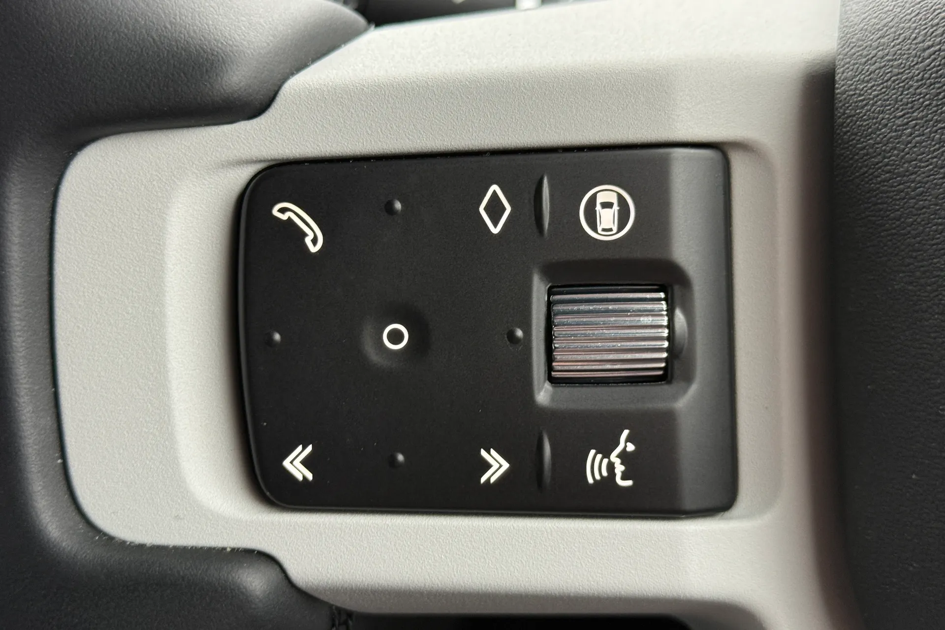 LAND ROVER DEFENDER thumbnail image number 23