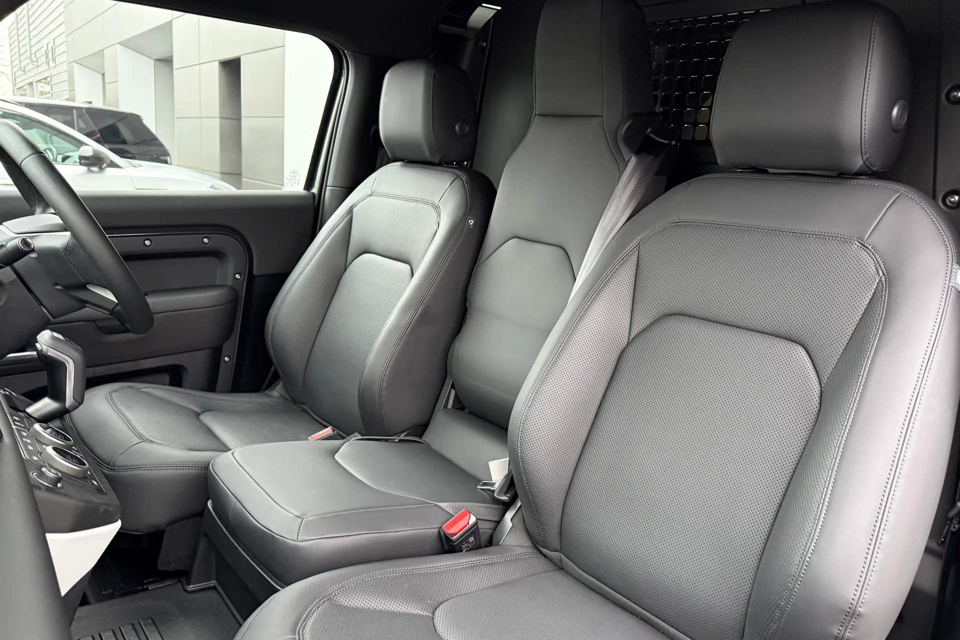 LAND ROVER DEFENDER thumbnail image number 9