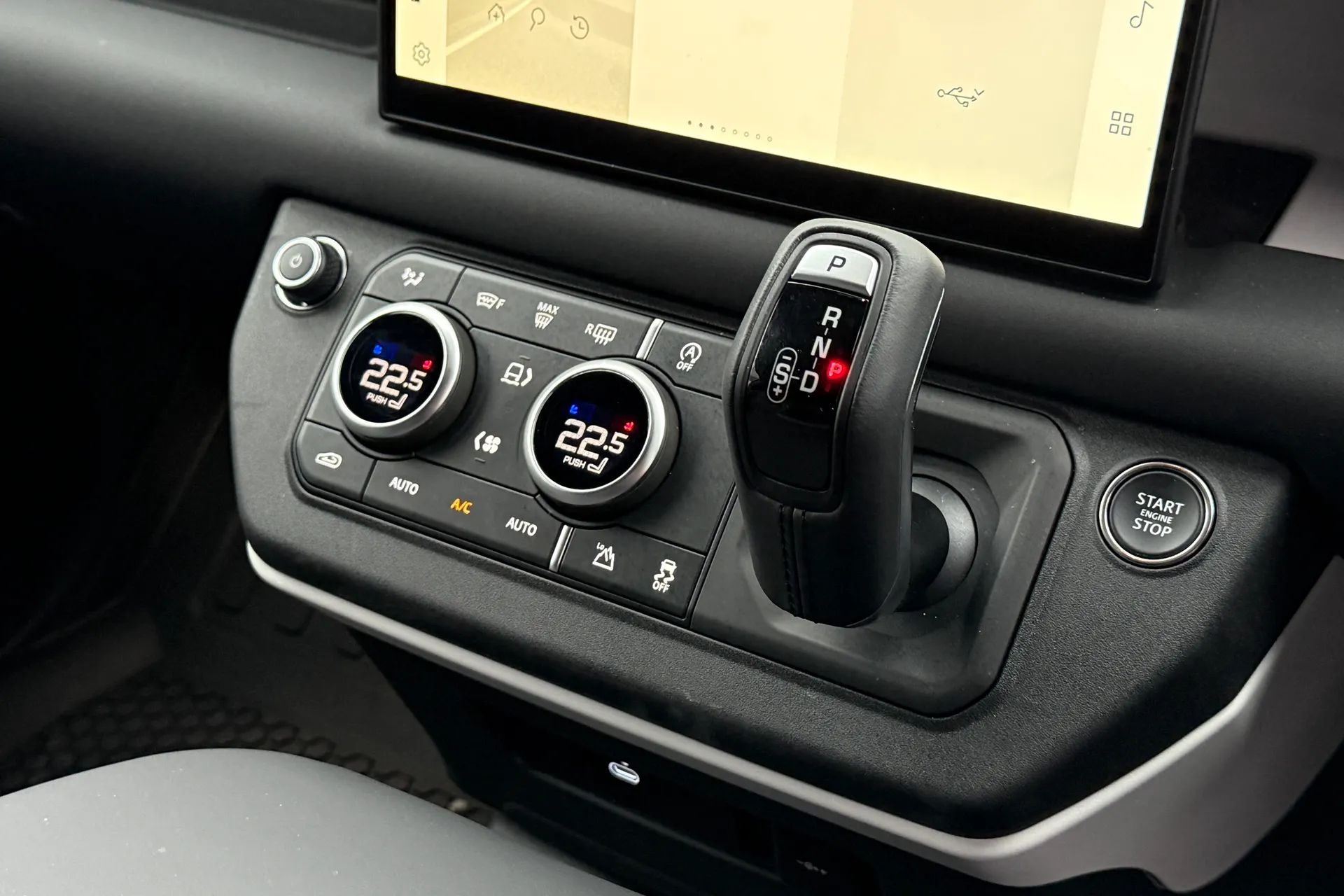 LAND ROVER DEFENDER thumbnail image number 18