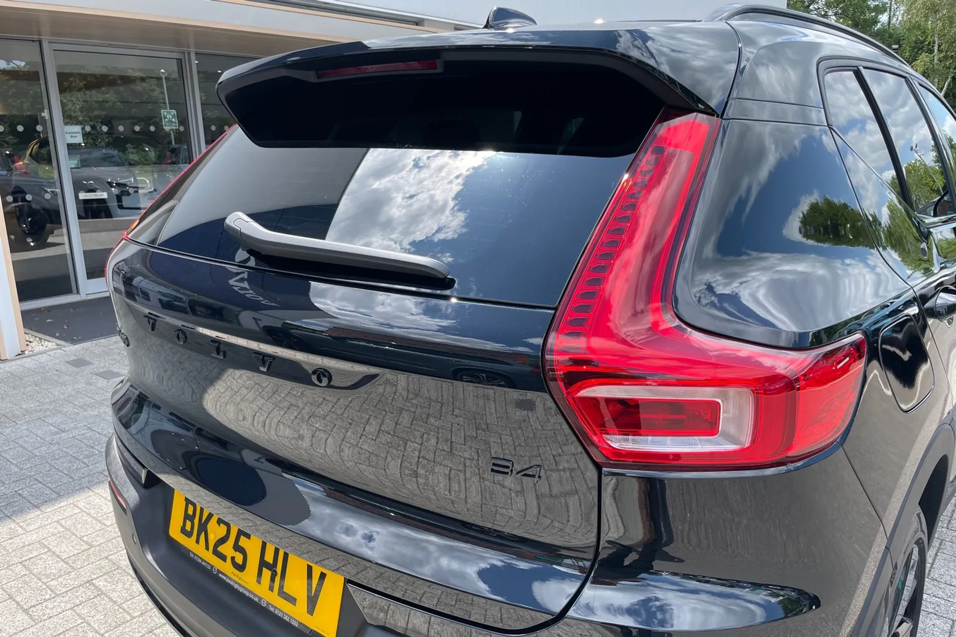 Volvo XC40 thumbnail image number 15
