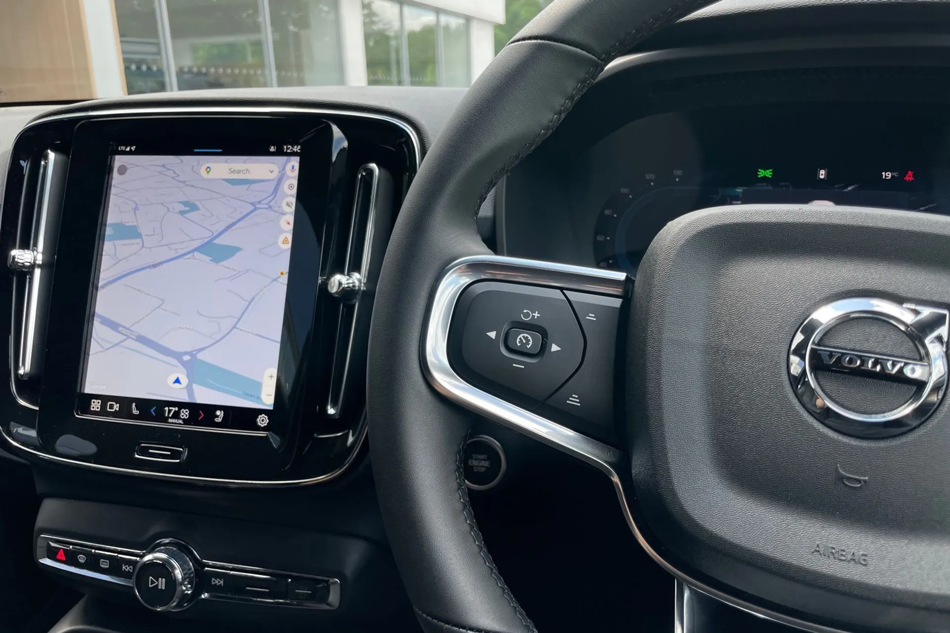 Volvo XC40 thumbnail image number 35