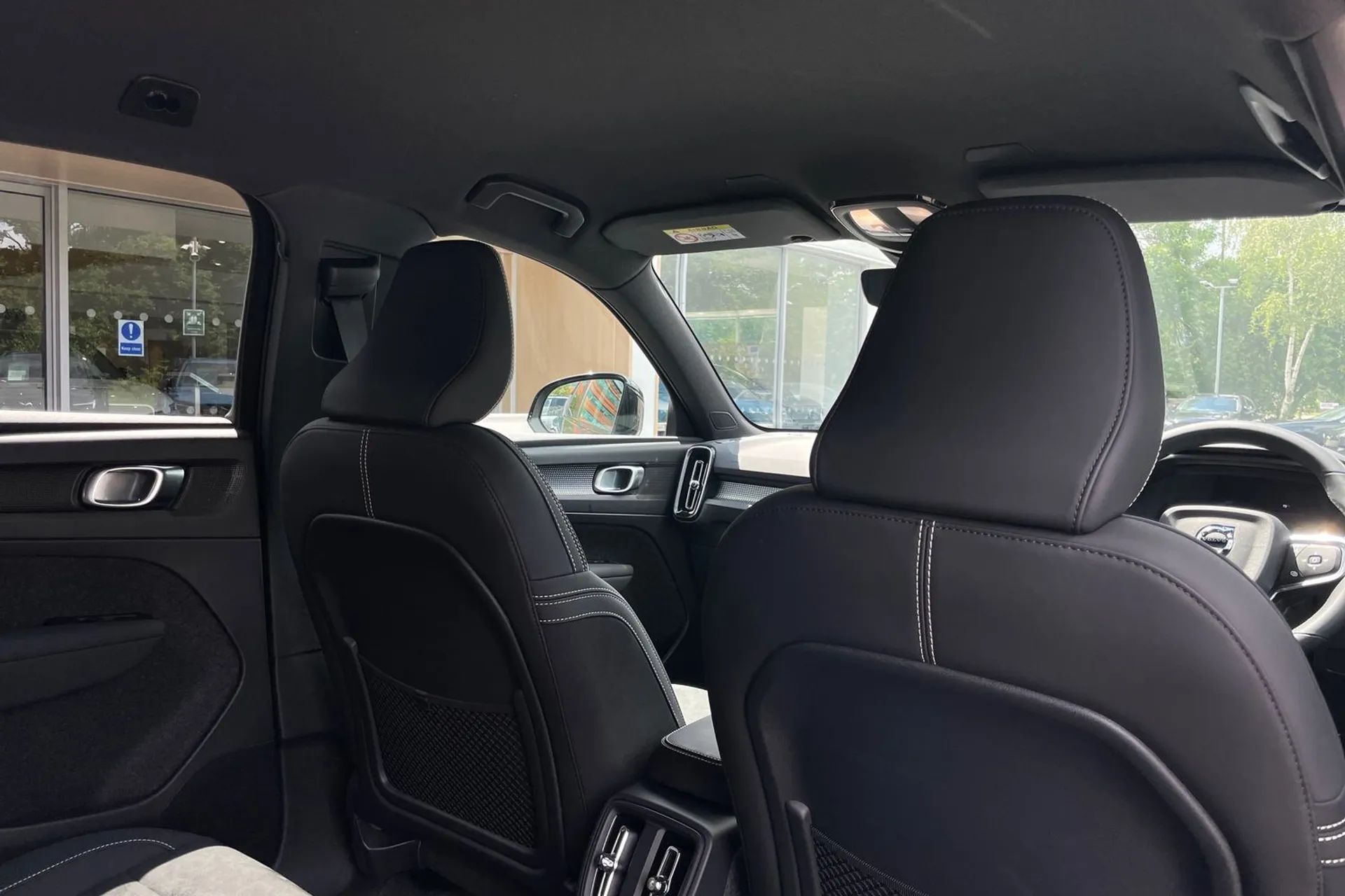 Volvo XC40 thumbnail image number 23