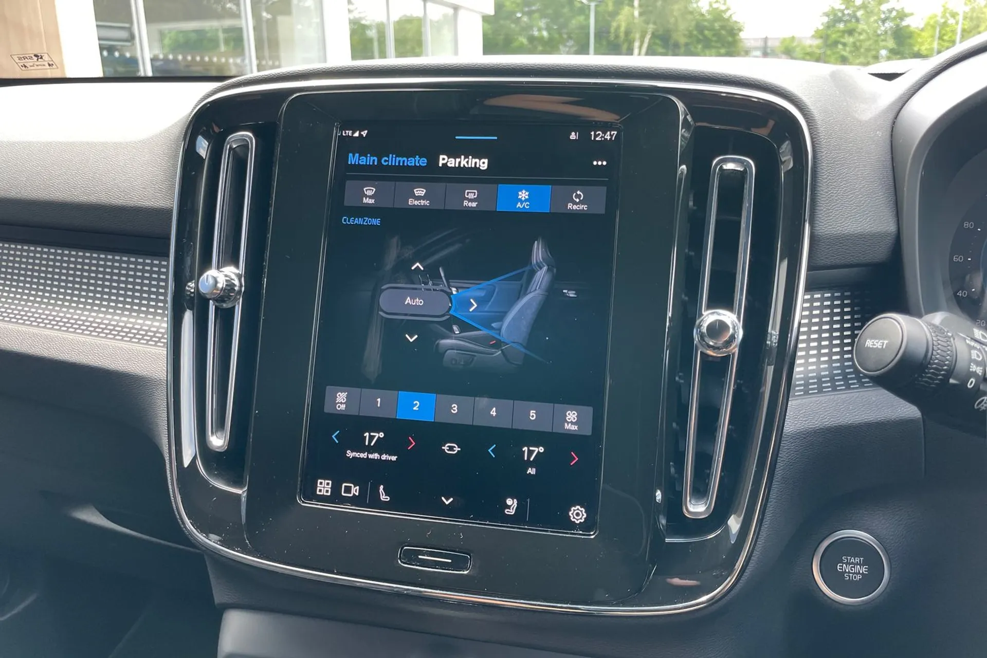 Volvo XC40 thumbnail image number 38