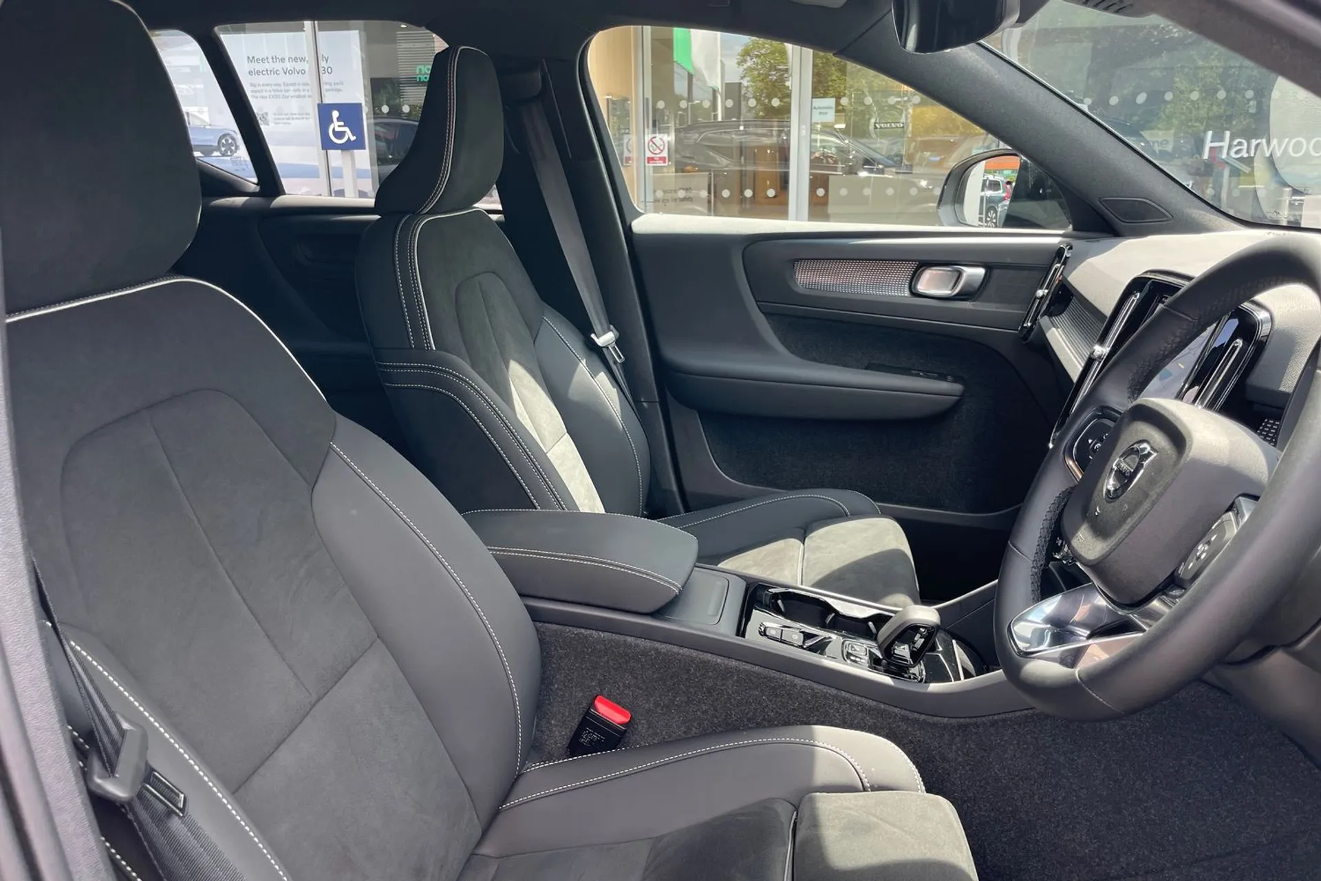 Volvo XC40 thumbnail image number 25