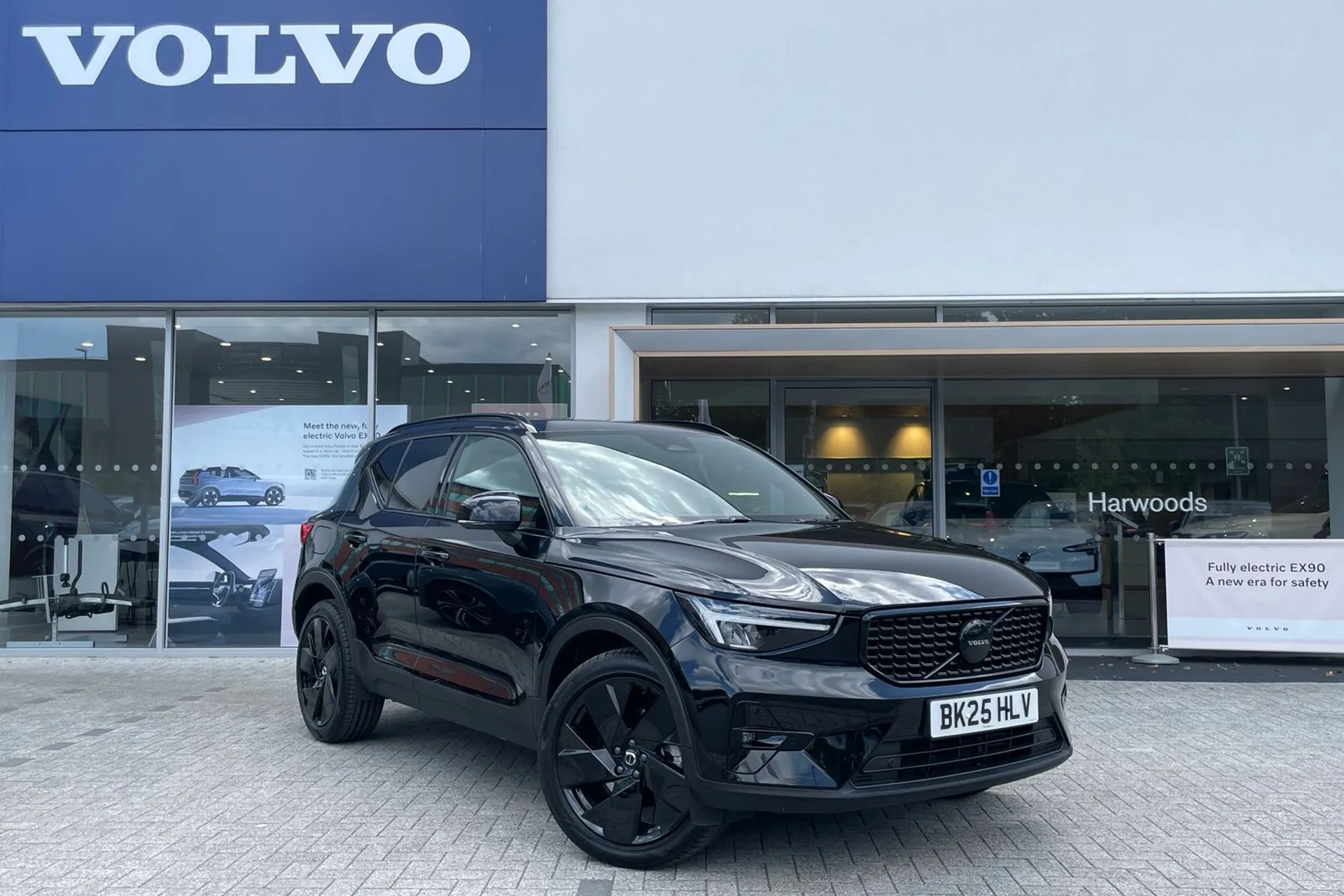 Volvo XC40 focused image