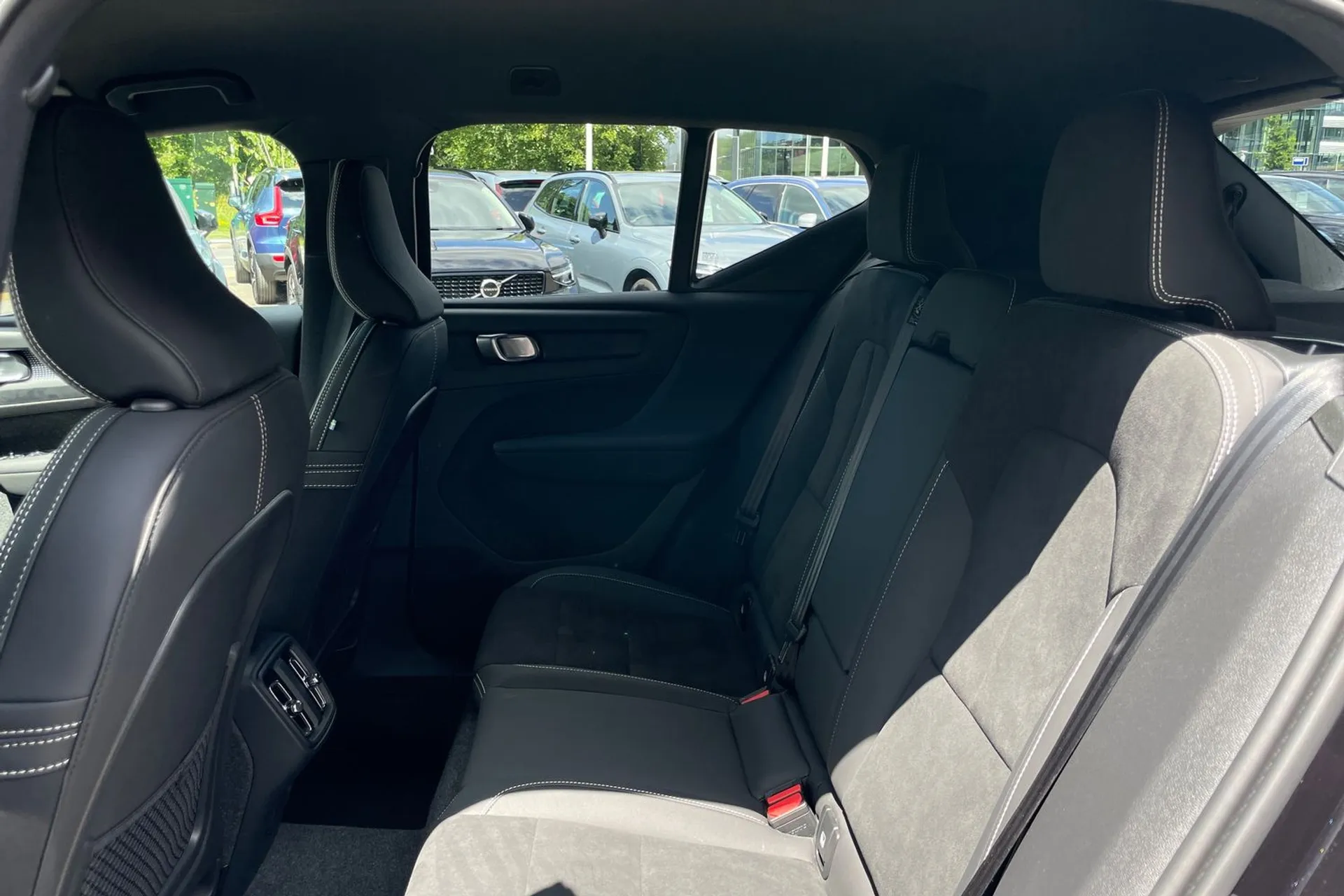 Volvo XC40 thumbnail image number 29