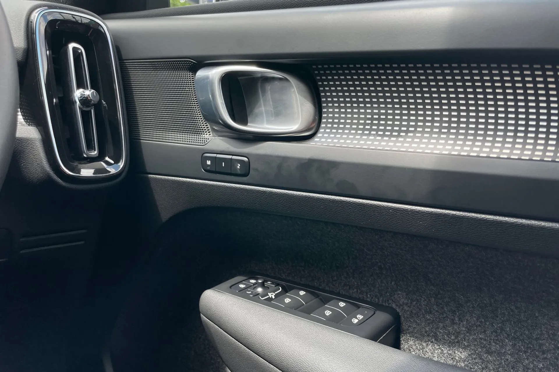 Volvo XC40 thumbnail image number 41