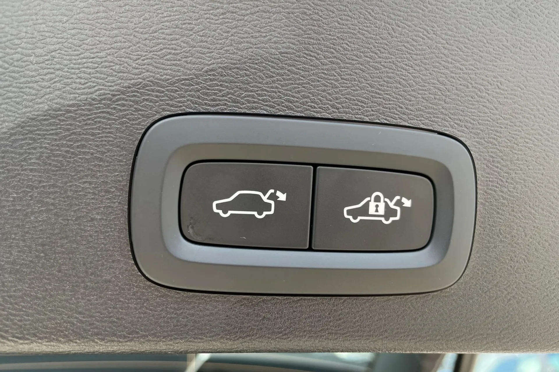 Volvo XC40 thumbnail image number 20