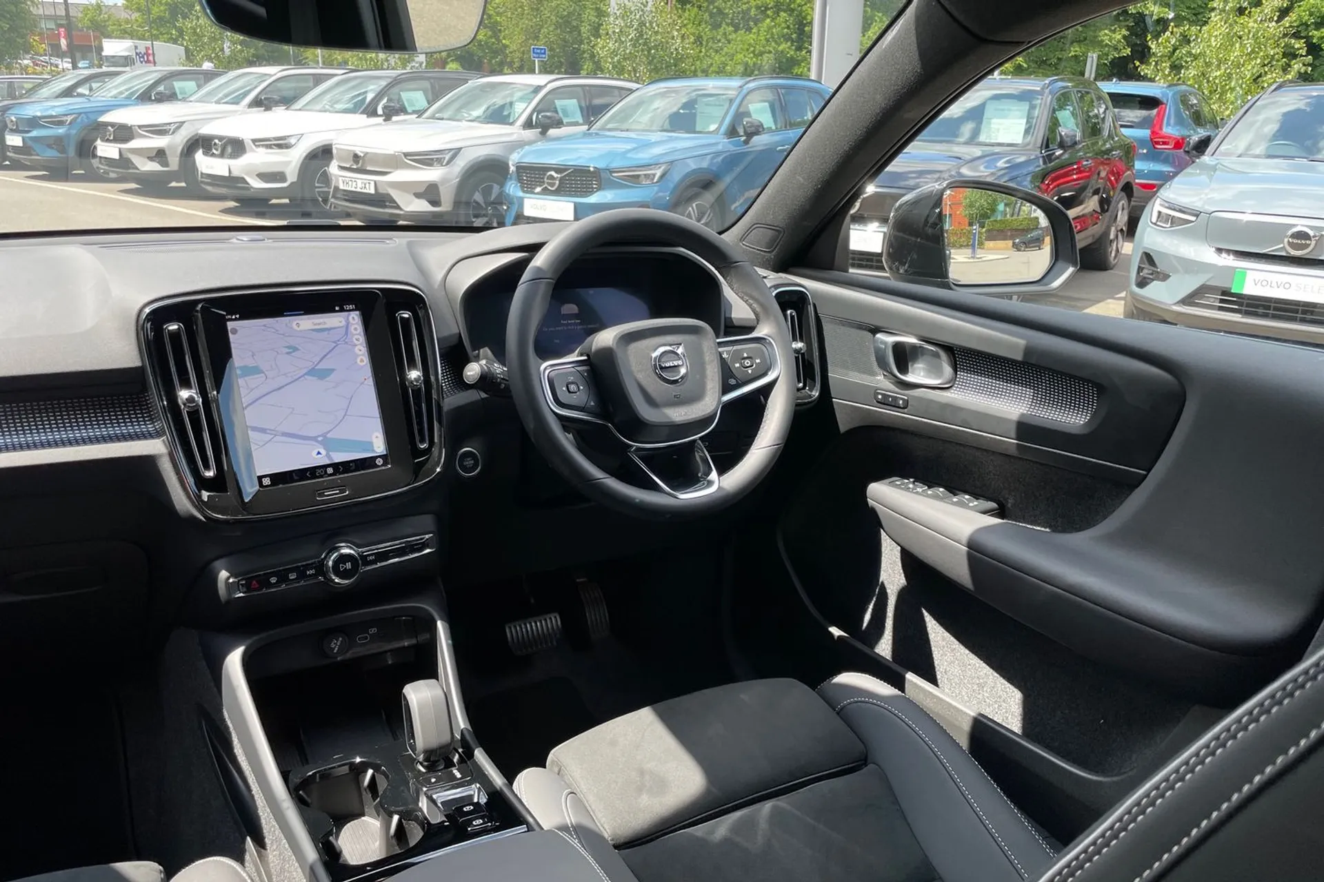 Volvo XC40 thumbnail image number 32