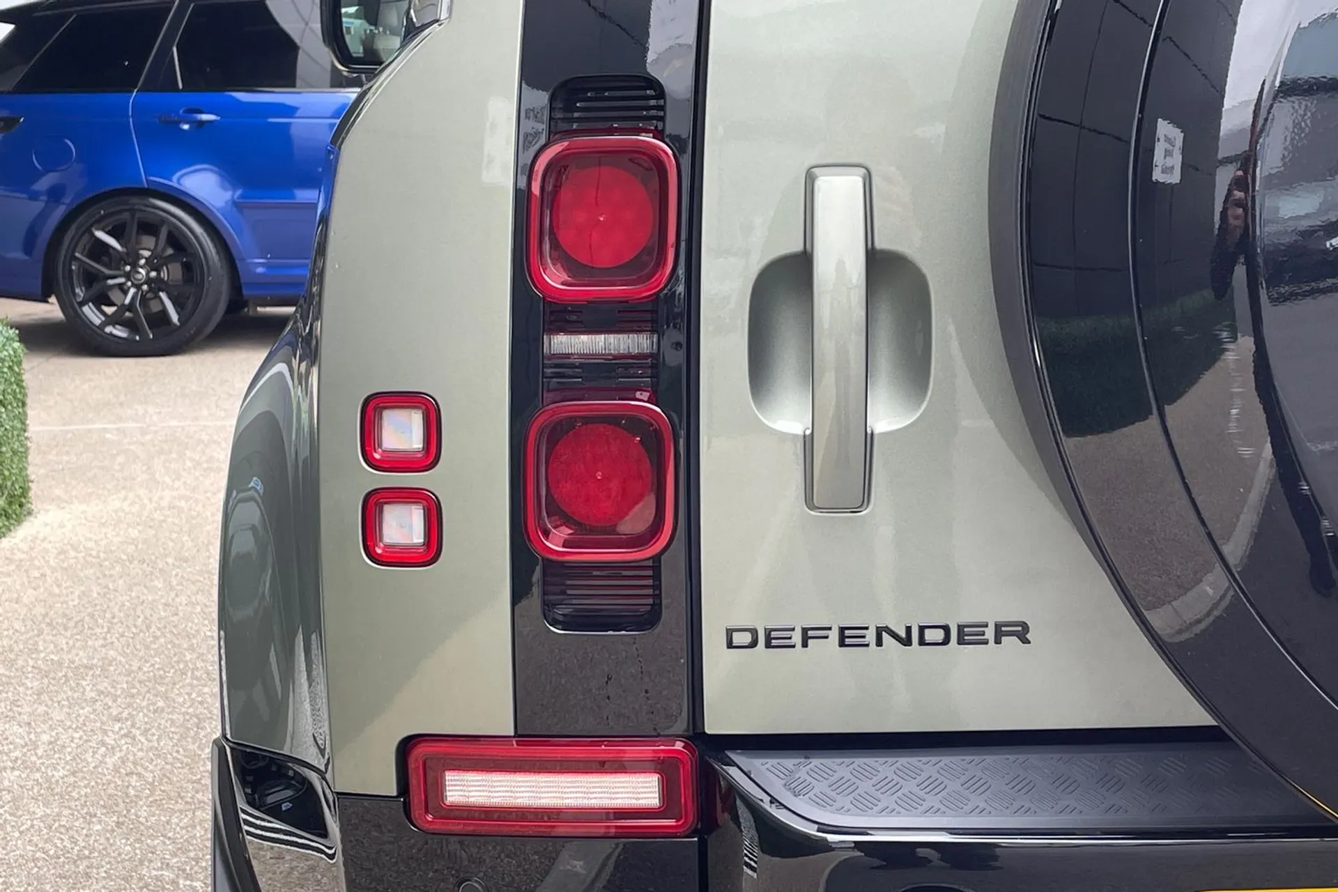 LAND ROVER DEFENDER thumbnail image number 29
