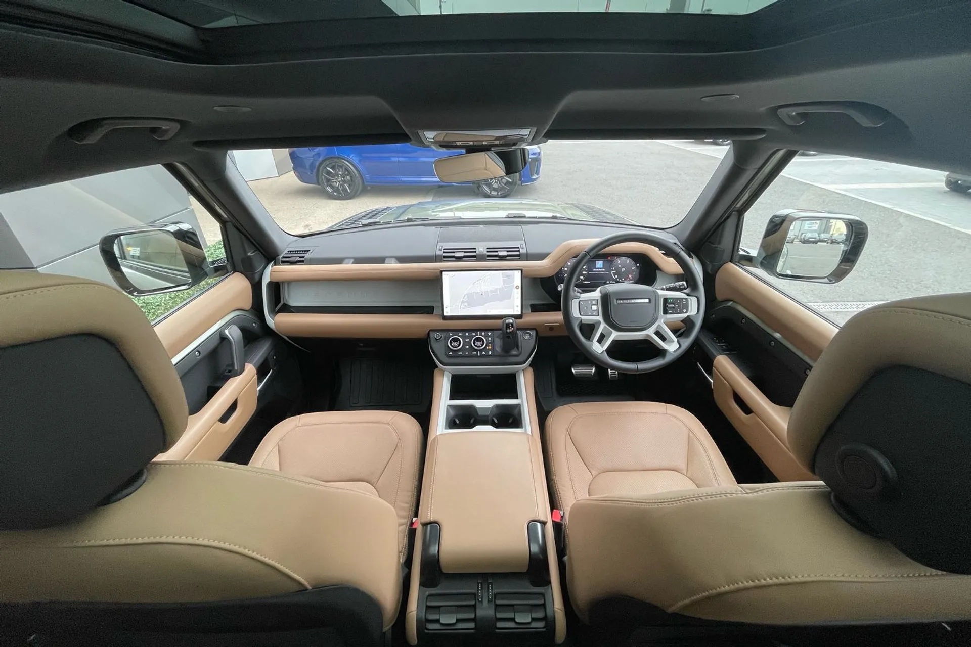 LAND ROVER DEFENDER thumbnail image number 3