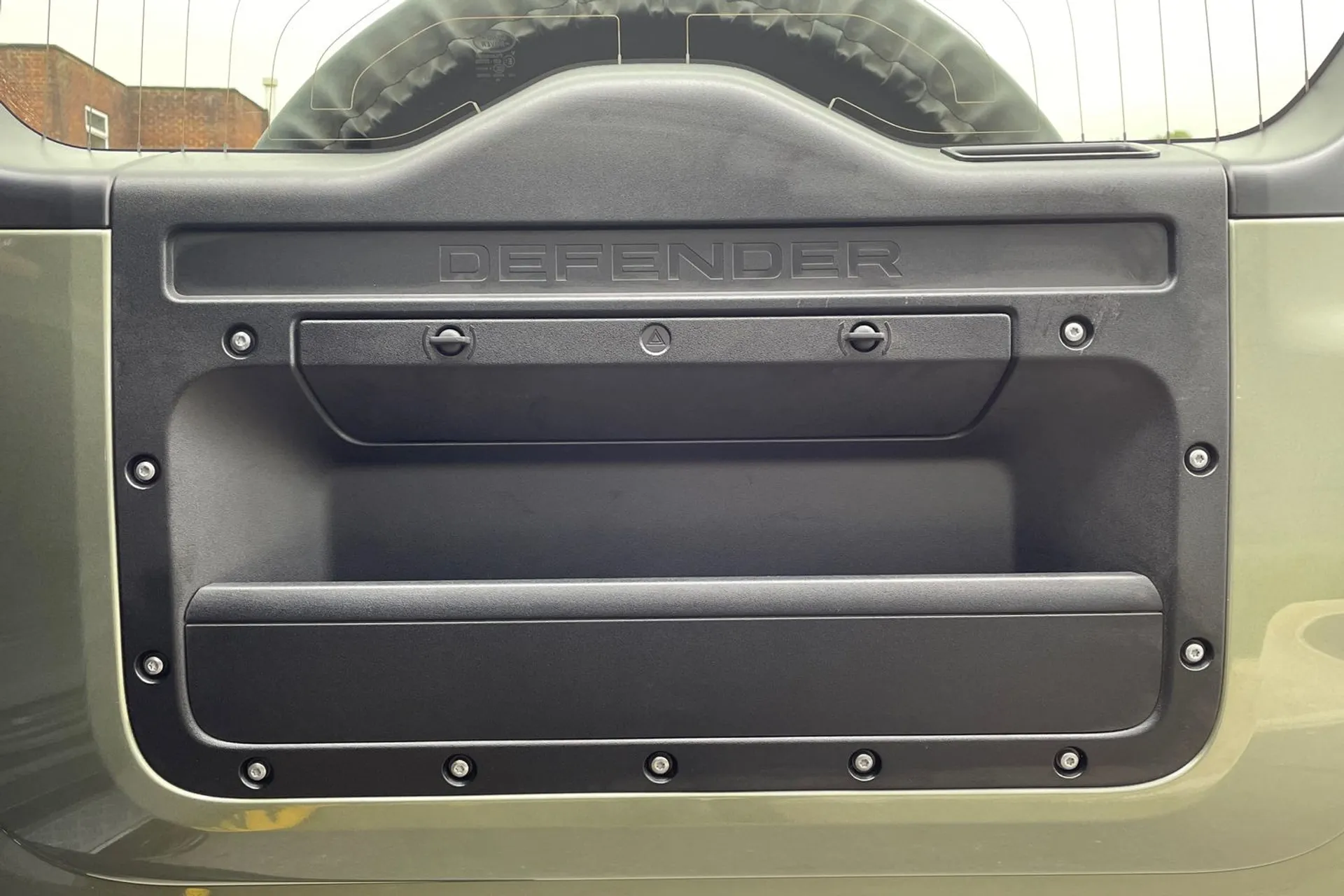 LAND ROVER DEFENDER thumbnail image number 32