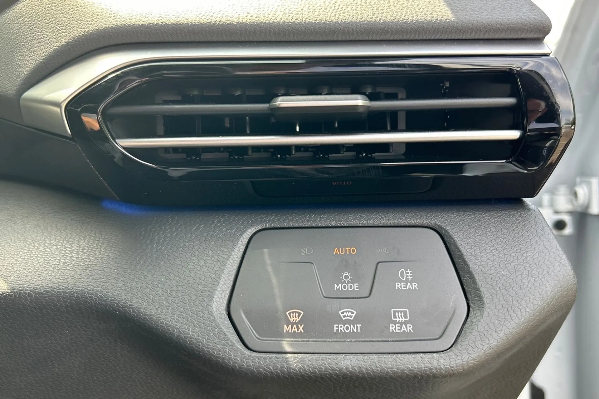 VOLKSWAGEN ID.4 thumbnail image number 66