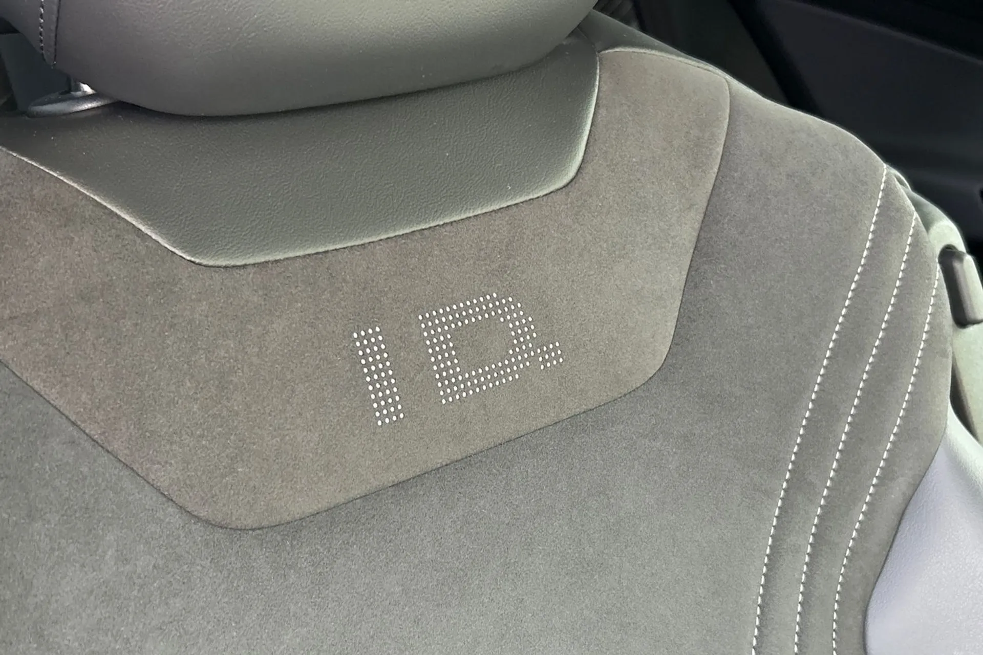 VOLKSWAGEN ID.4 thumbnail image number 54