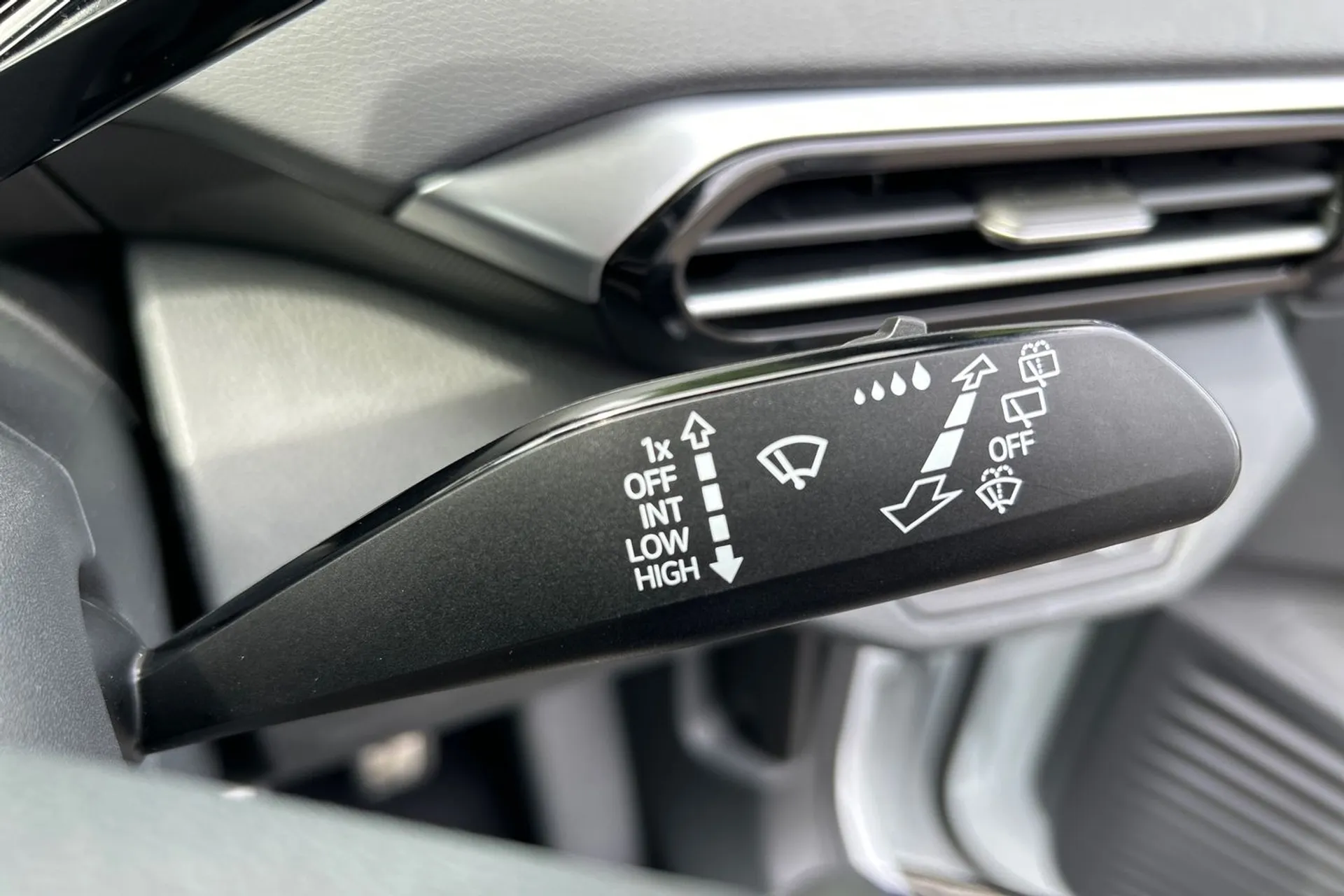 VOLKSWAGEN ID.4 thumbnail image number 64