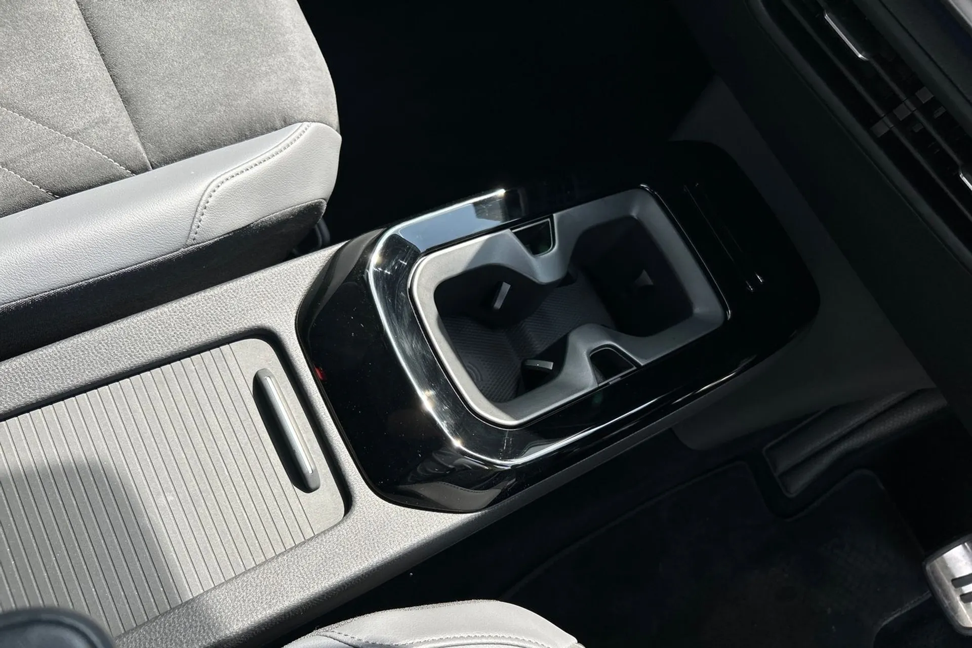 VOLKSWAGEN ID.4 thumbnail image number 50