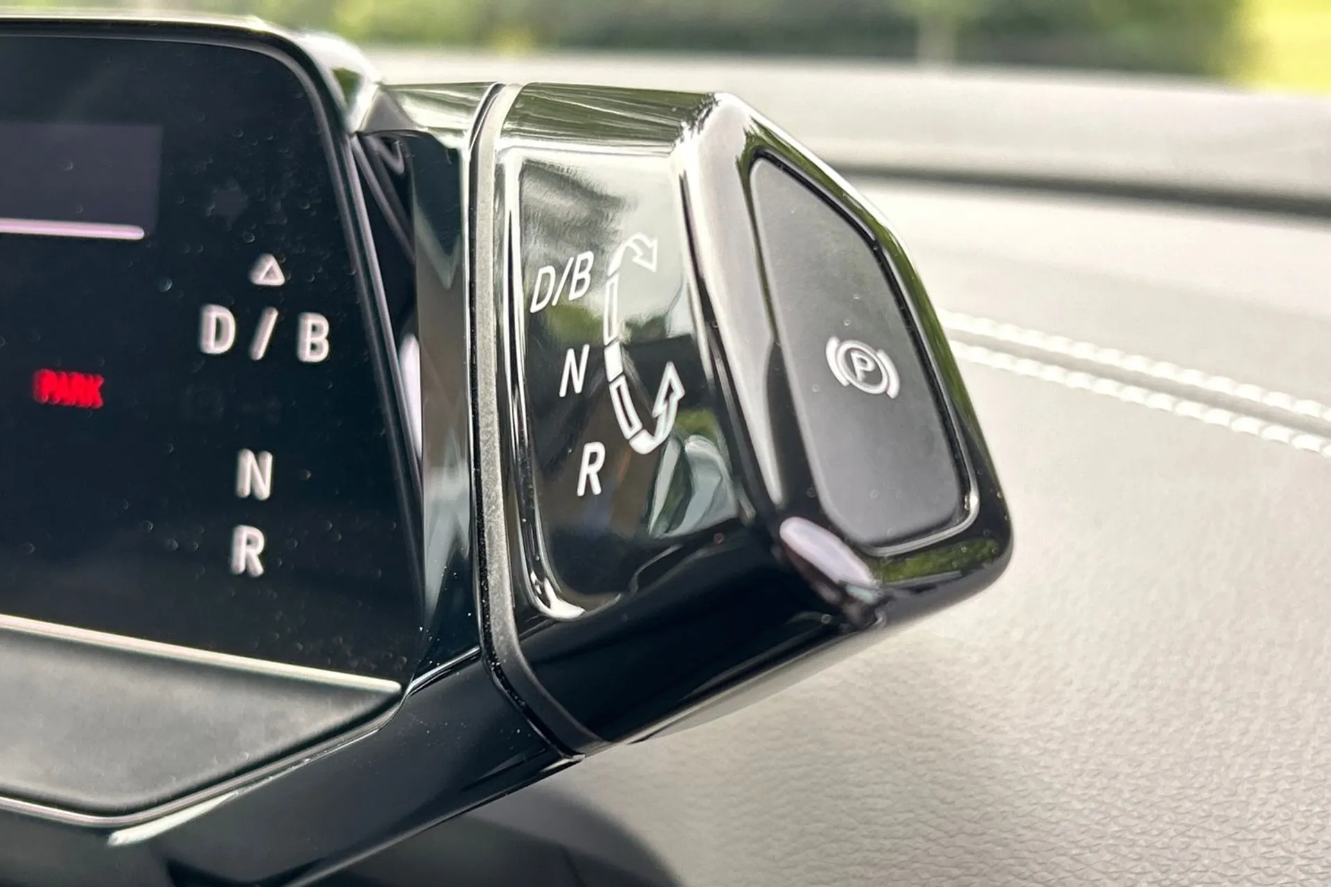 VOLKSWAGEN ID.4 thumbnail image number 65
