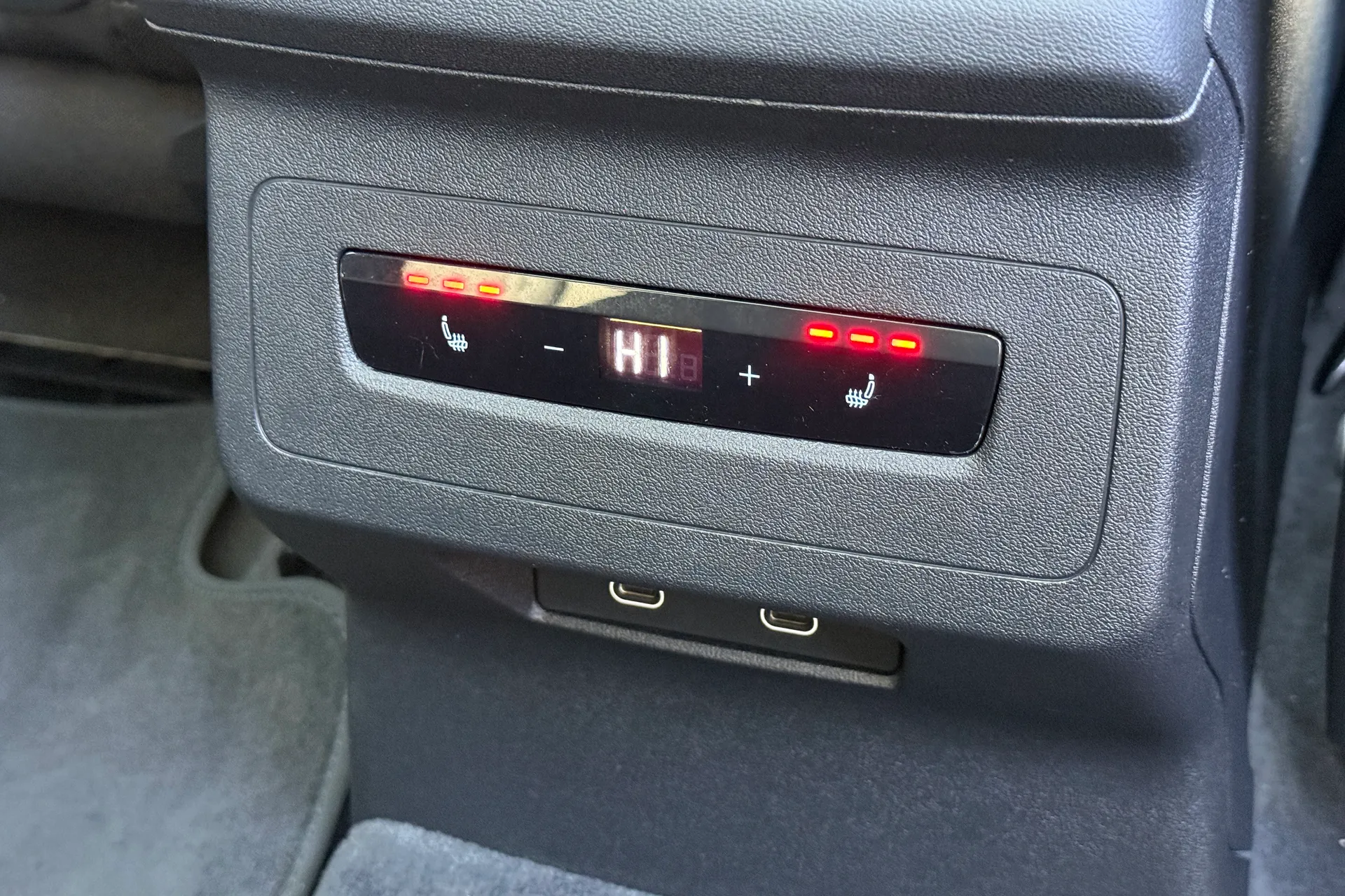 Audi A6 thumbnail image number 34