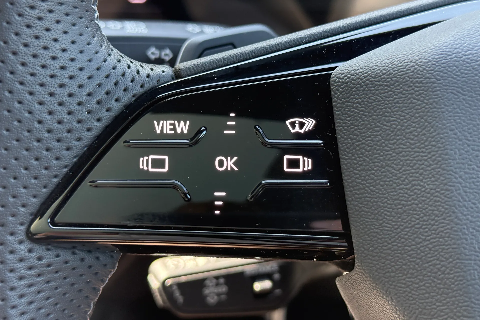 Audi A6 thumbnail image number 18