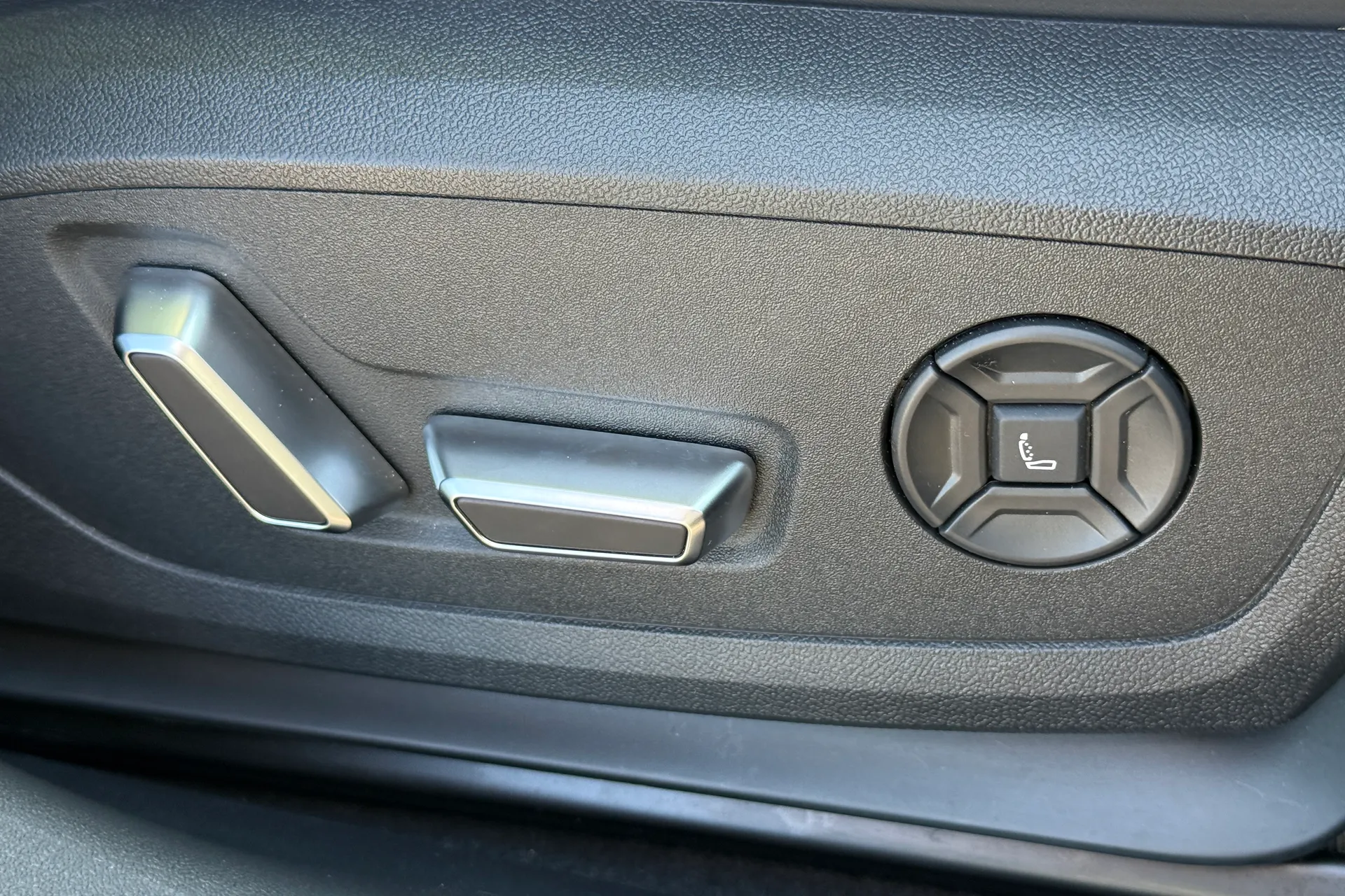 Audi A6 thumbnail image number 27