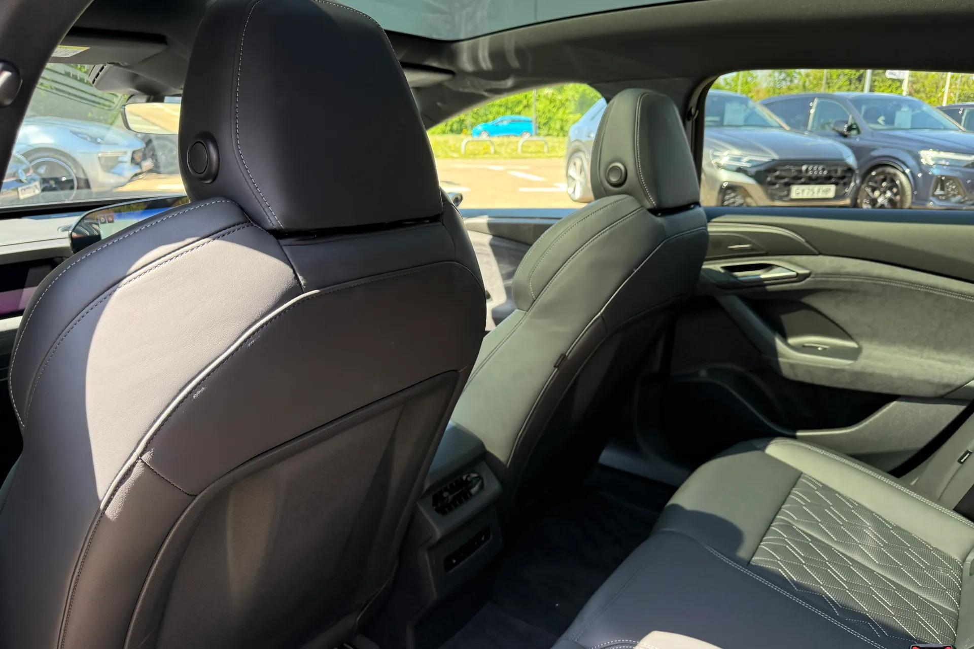 Audi A6 thumbnail image number 47