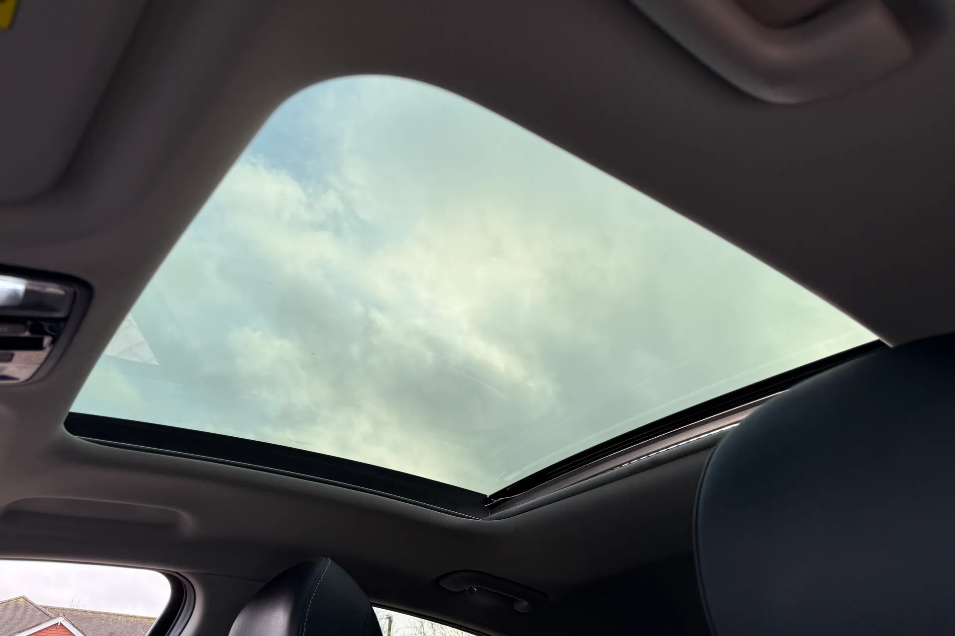 KIA XCEED thumbnail image number 35