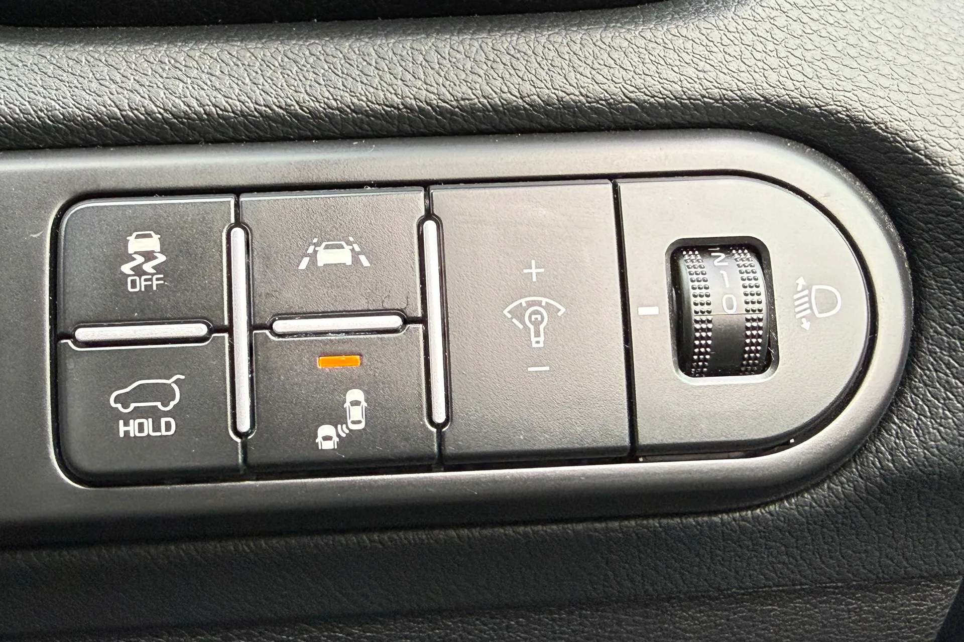 KIA XCEED thumbnail image number 23