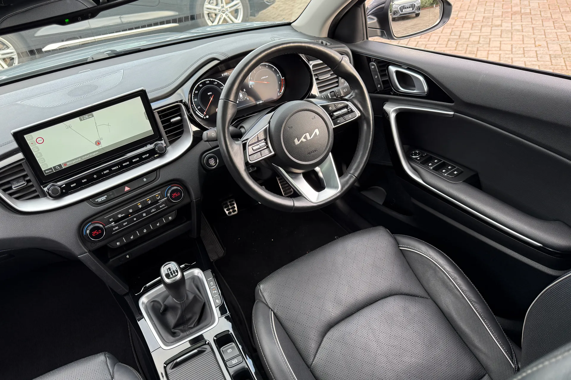 KIA XCEED thumbnail image number 44