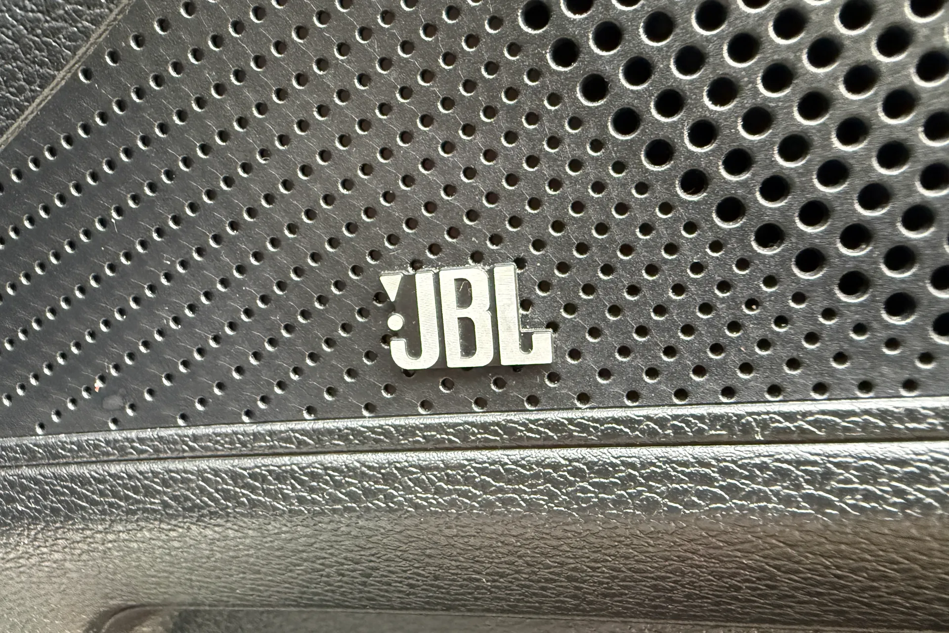 KIA XCEED thumbnail image number 15