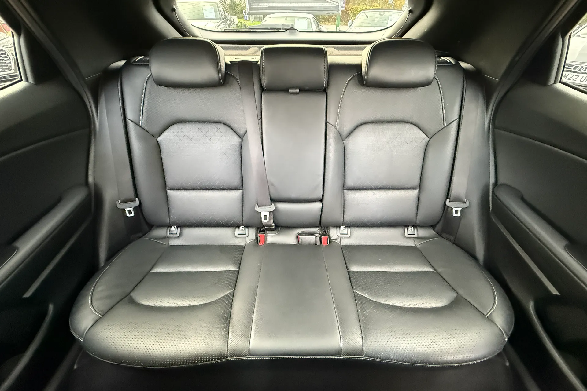 KIA XCEED thumbnail image number 40