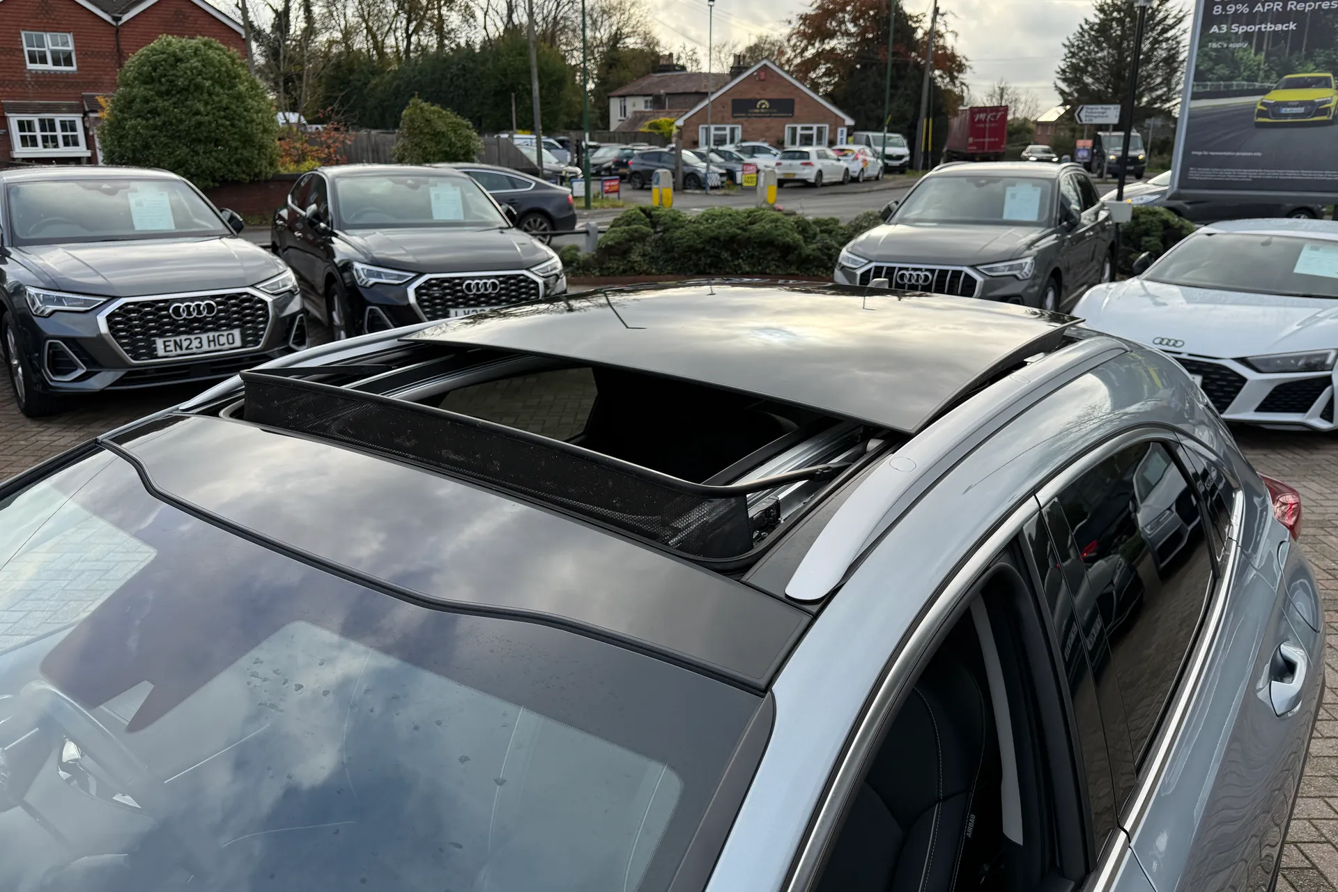 KIA XCEED thumbnail image number 9