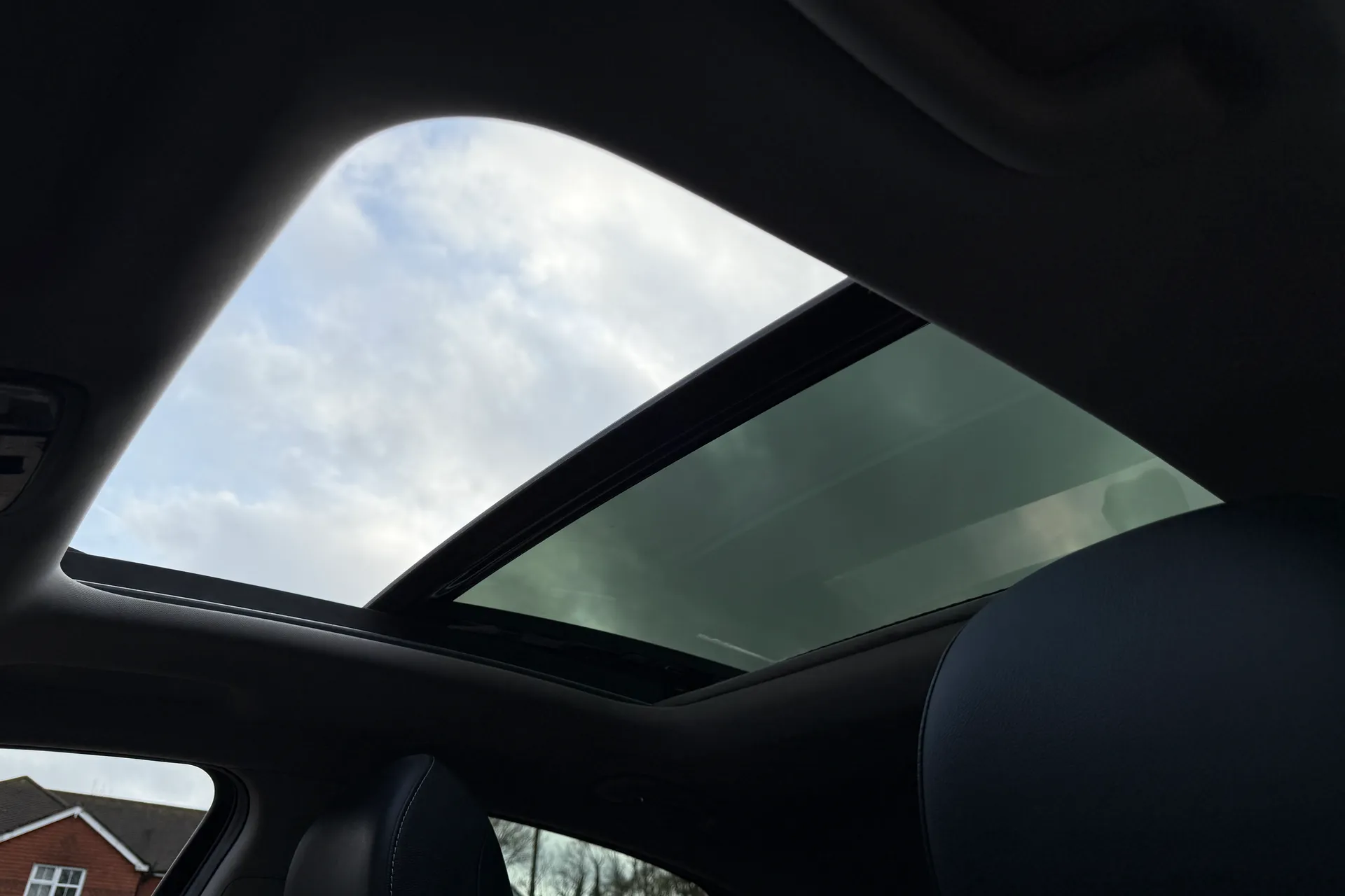 KIA XCEED thumbnail image number 36