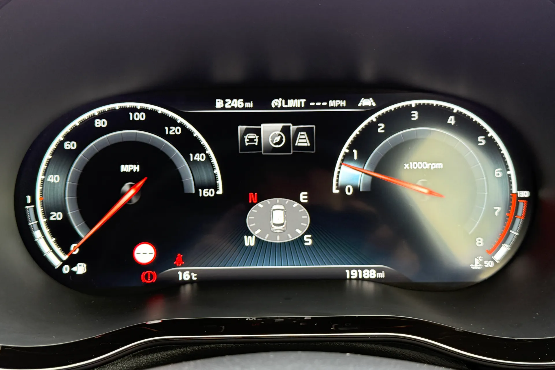 KIA XCEED thumbnail image number 13