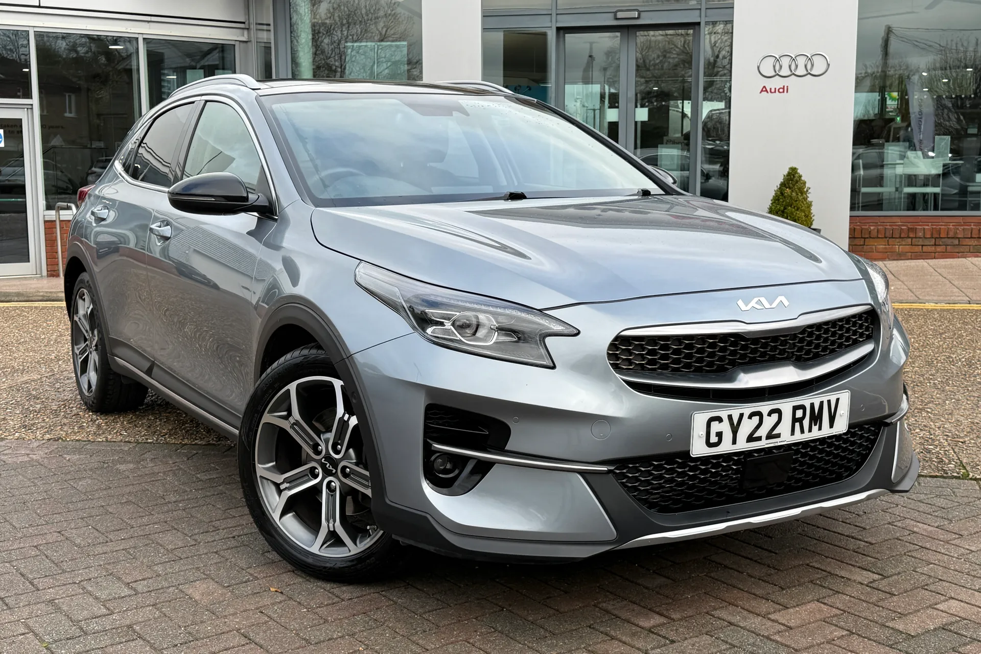 KIA XCEED thumbnail image number 24