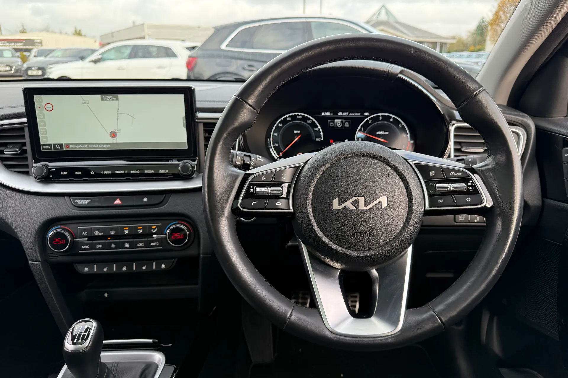 KIA XCEED thumbnail image number 6