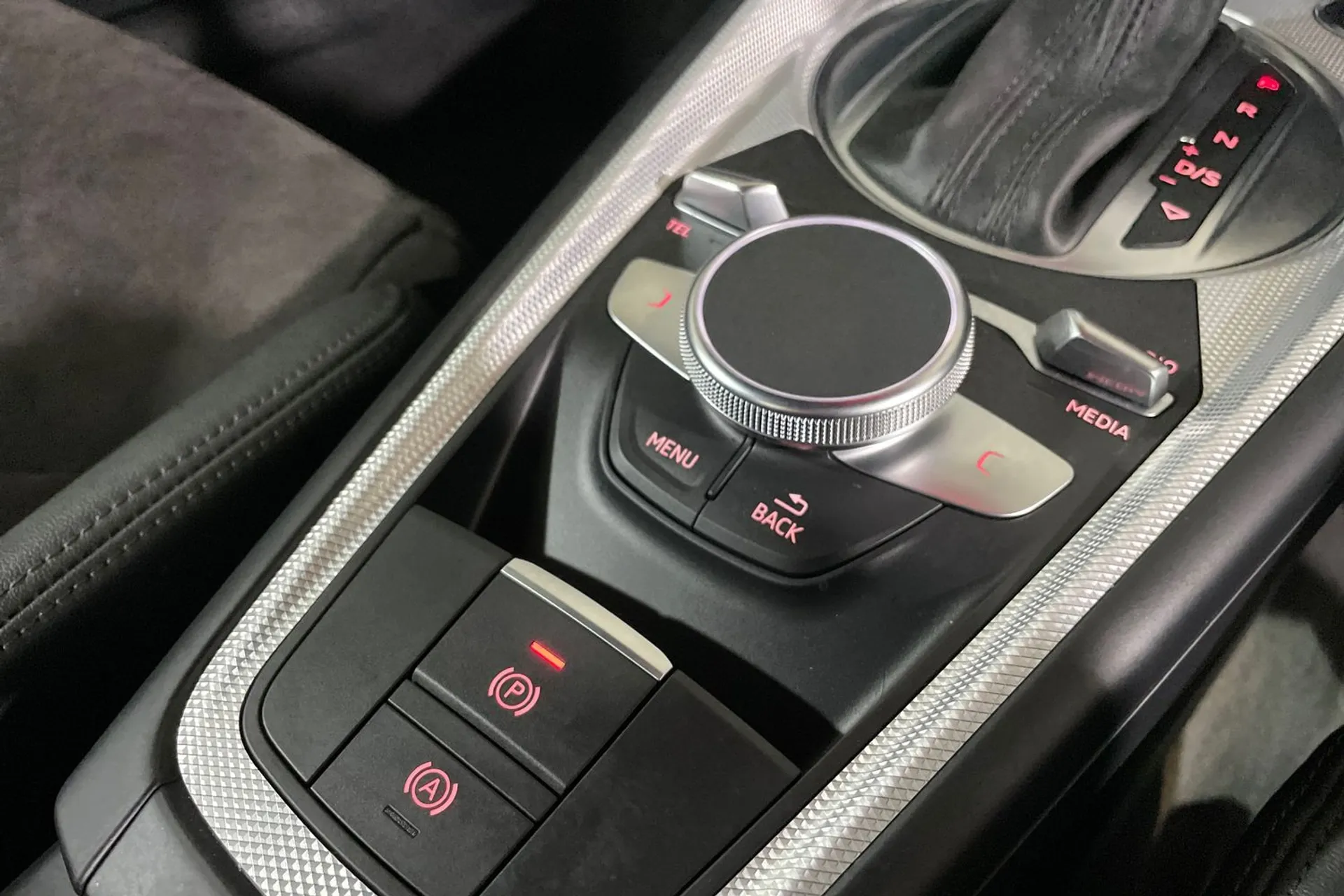 Audi TT thumbnail image number 45