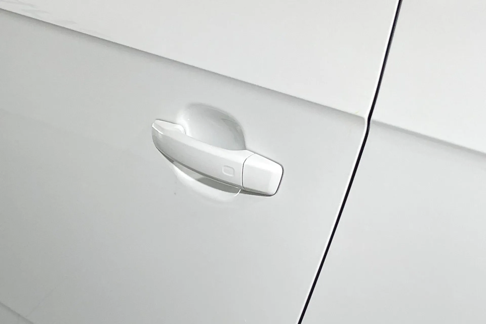 Audi TT thumbnail image number 14