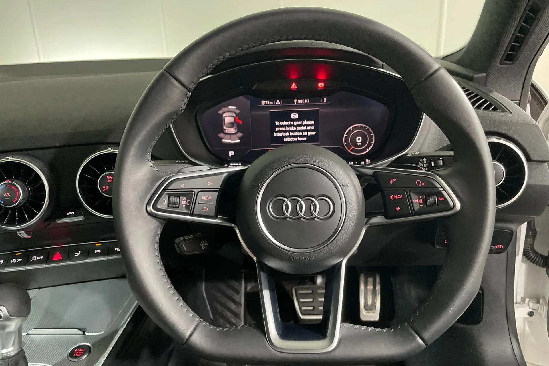 Audi TT thumbnail image number 36