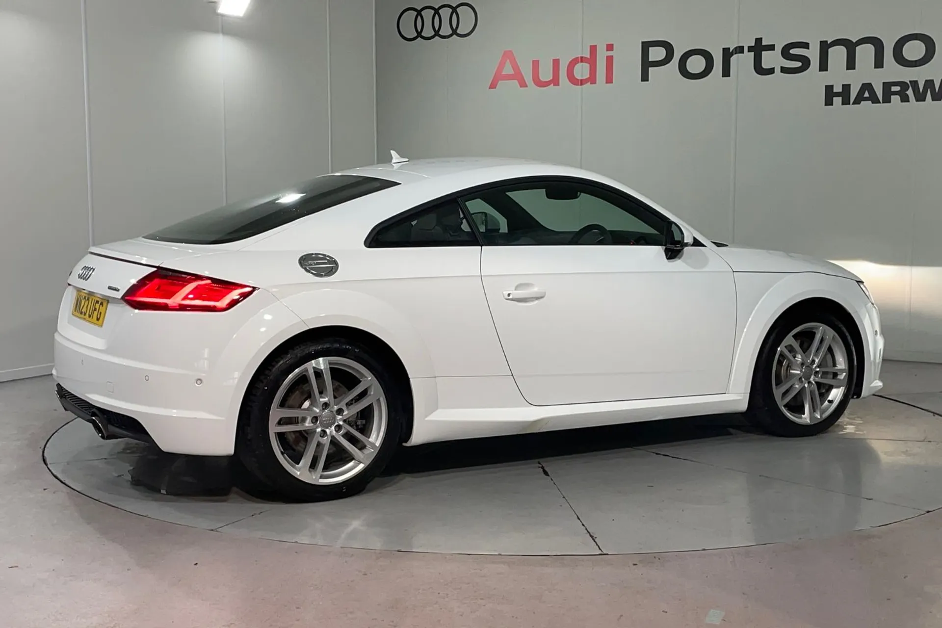 Audi TT thumbnail image number 9